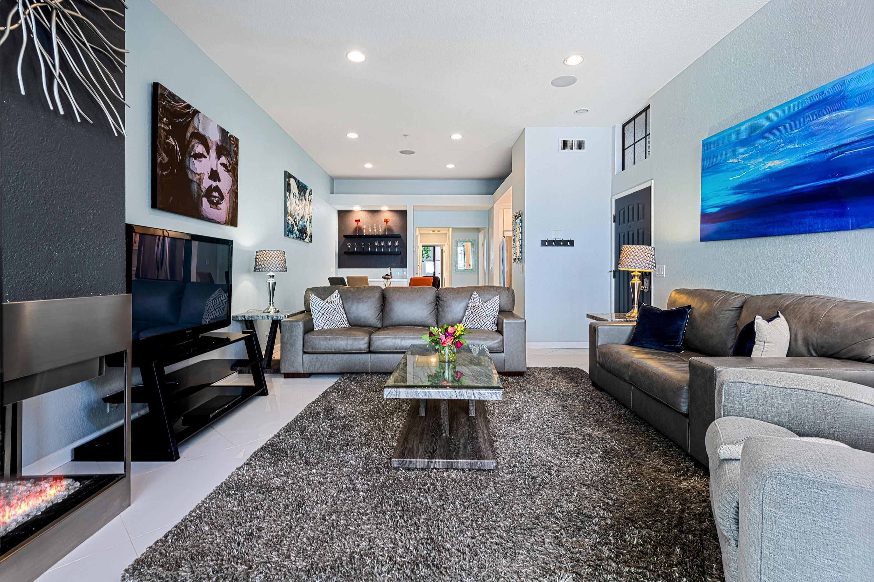 2601 S Broadmoor Unit: 24