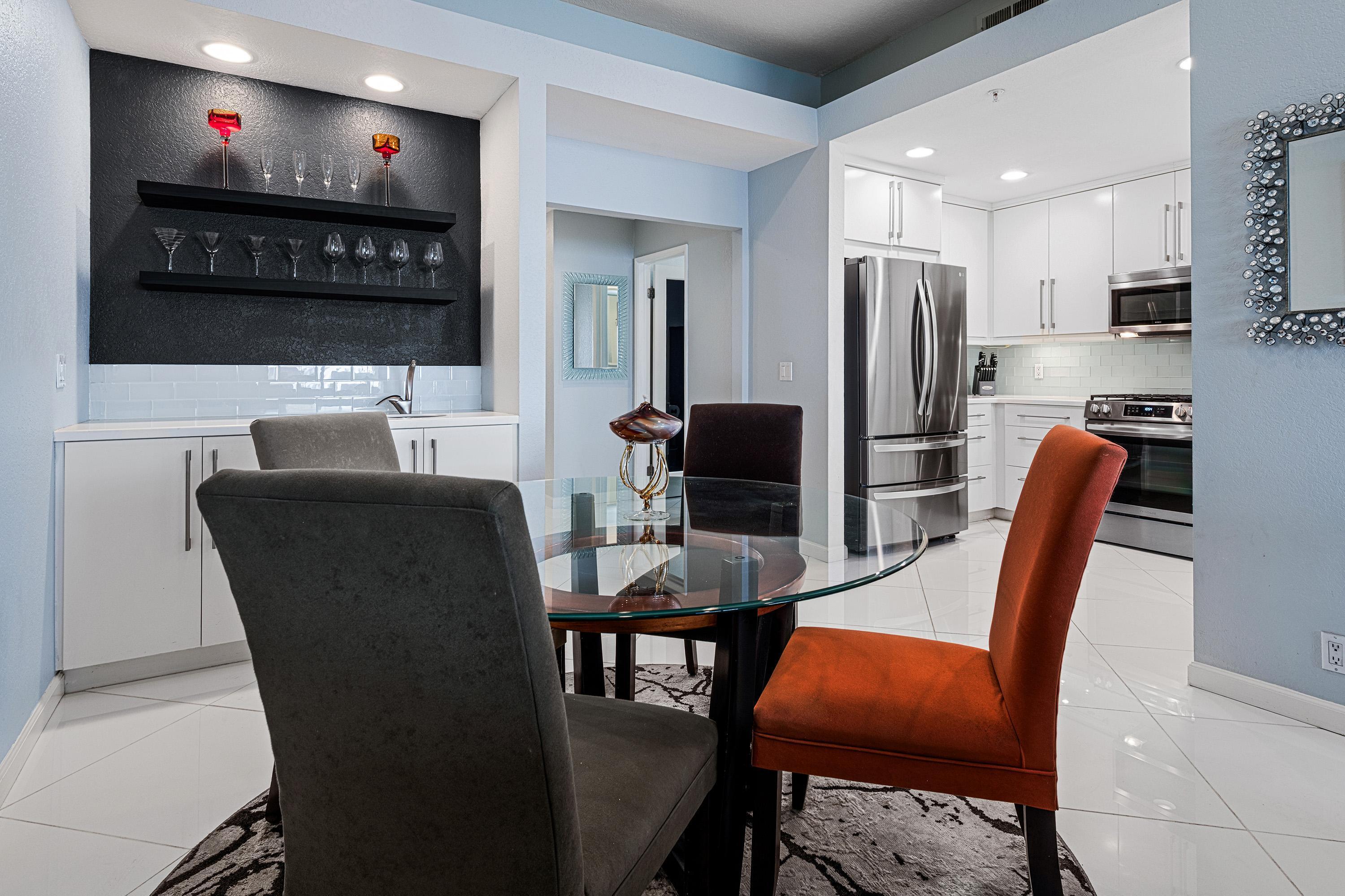 2601 S Broadmoor Unit: 24