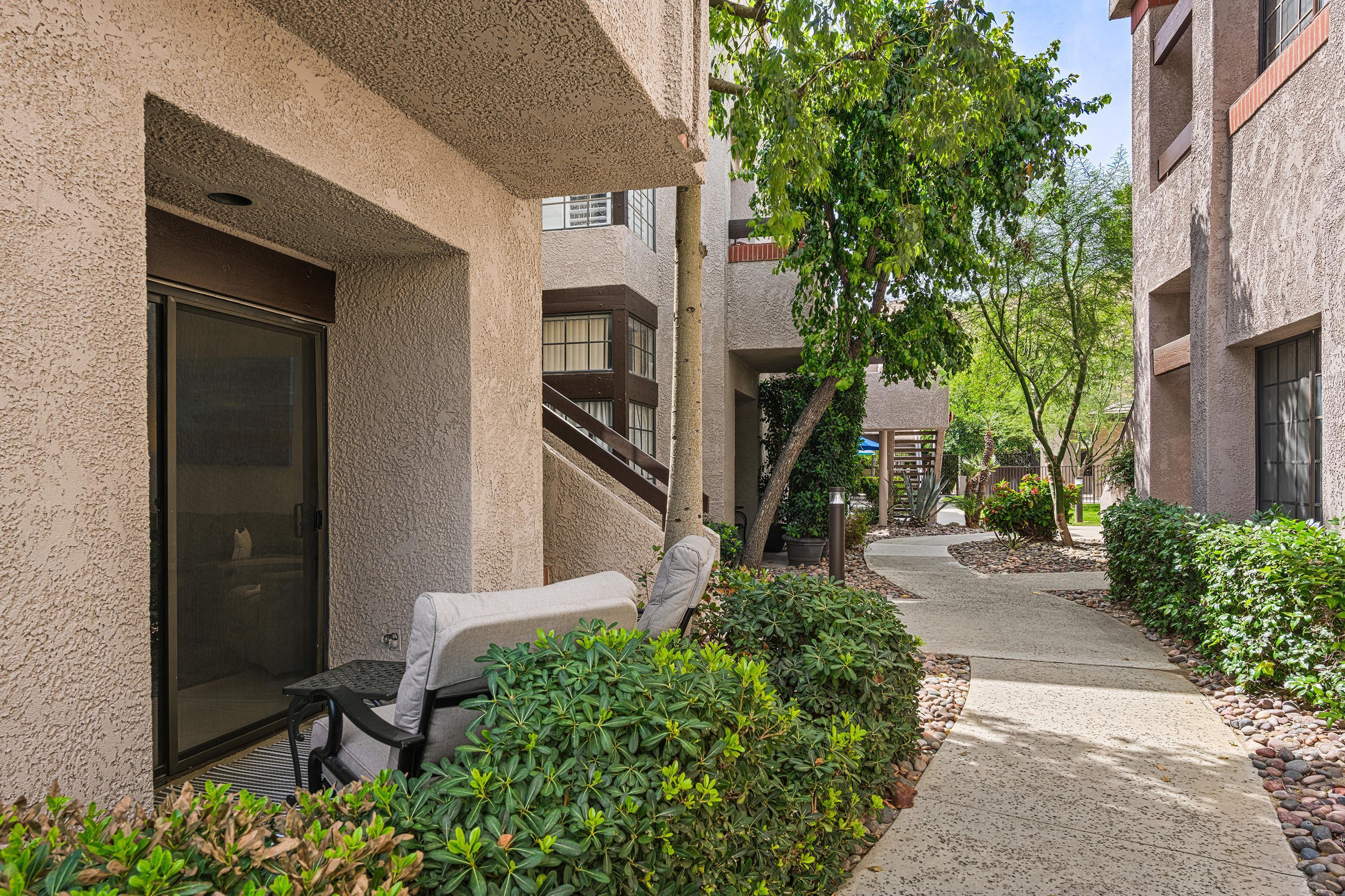 2601 S Broadmoor Unit: 24