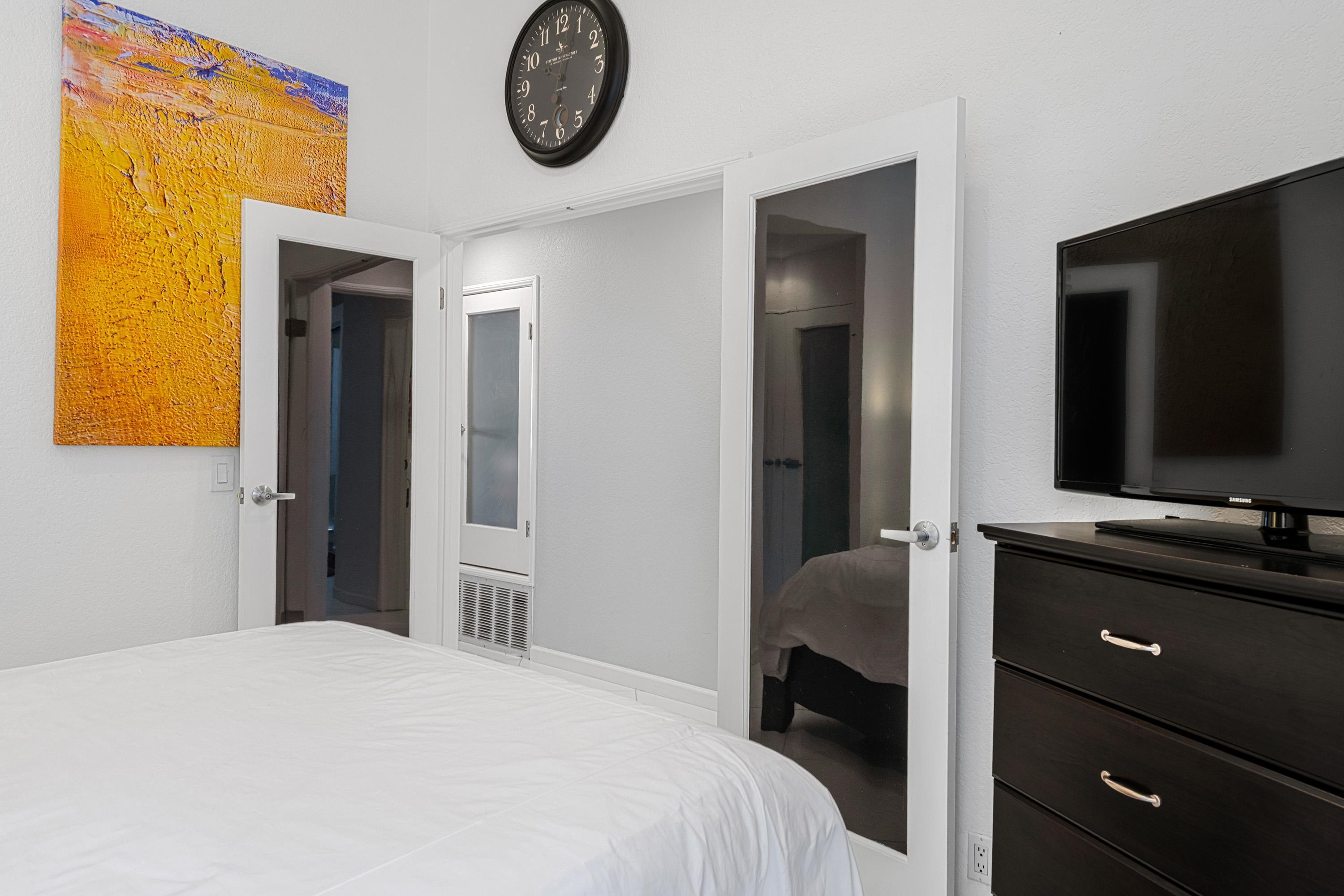 2601 S Broadmoor Unit: 24