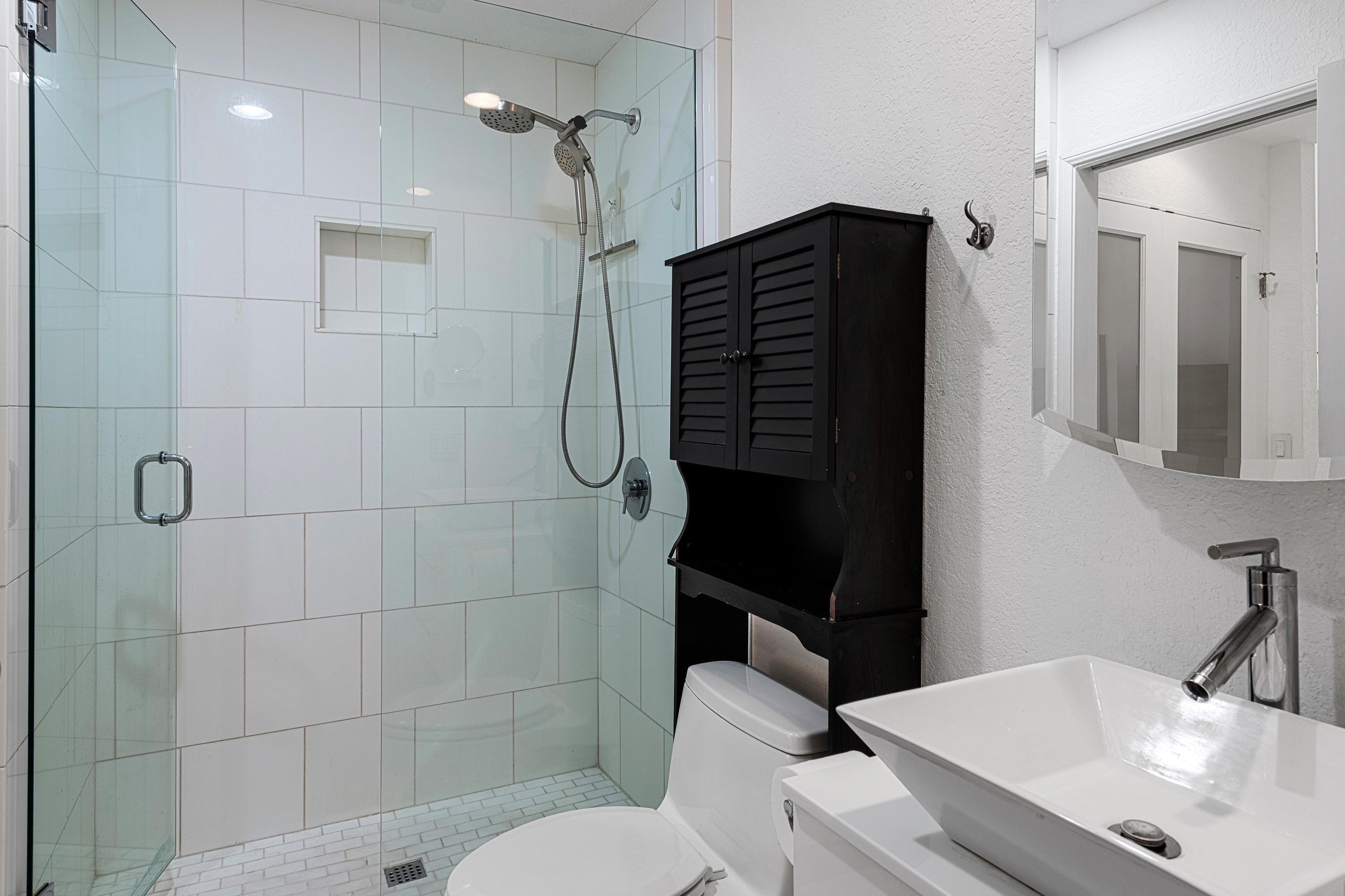 2601 S Broadmoor Unit: 24