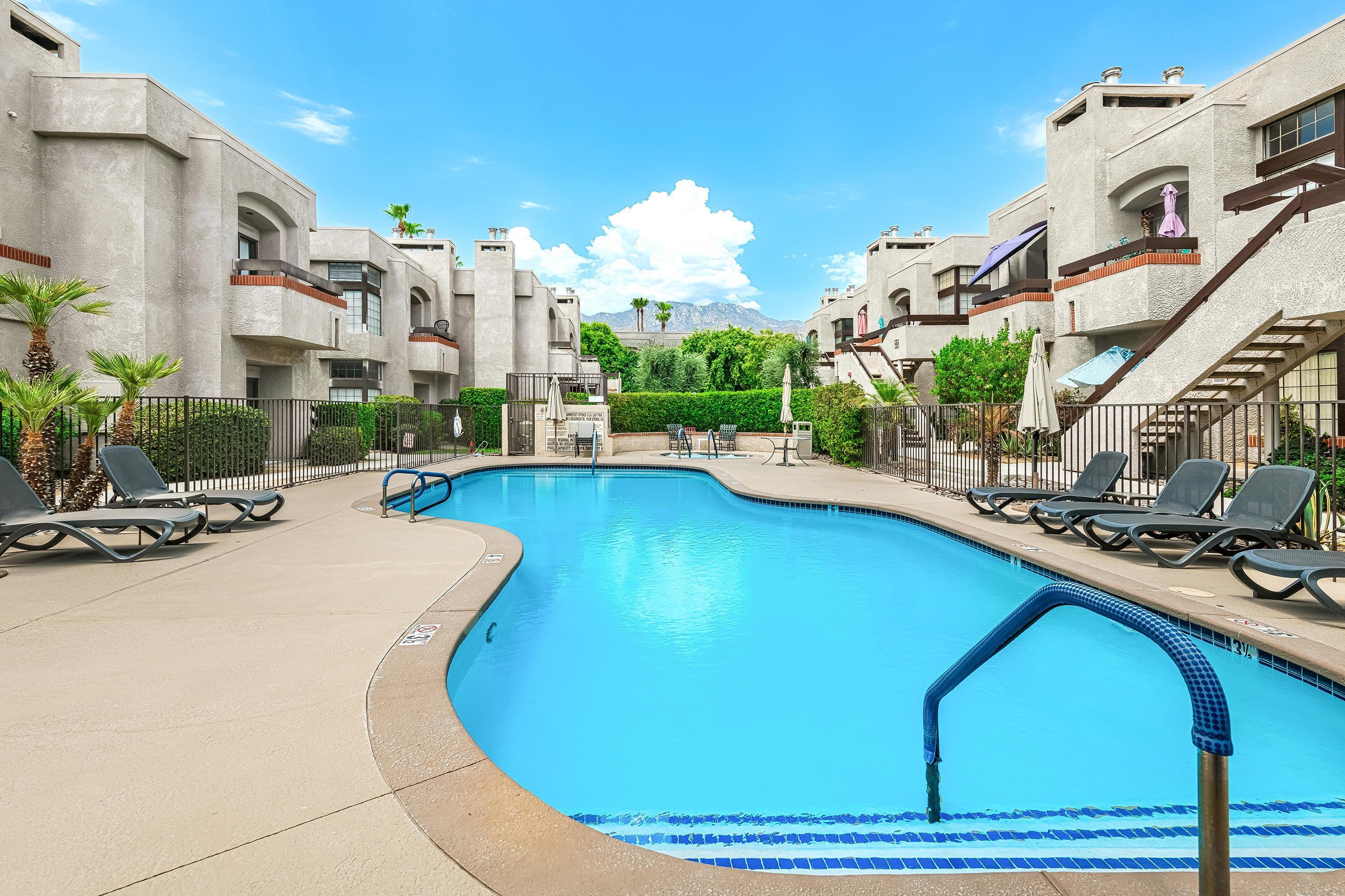 2601 S Broadmoor Unit: 24