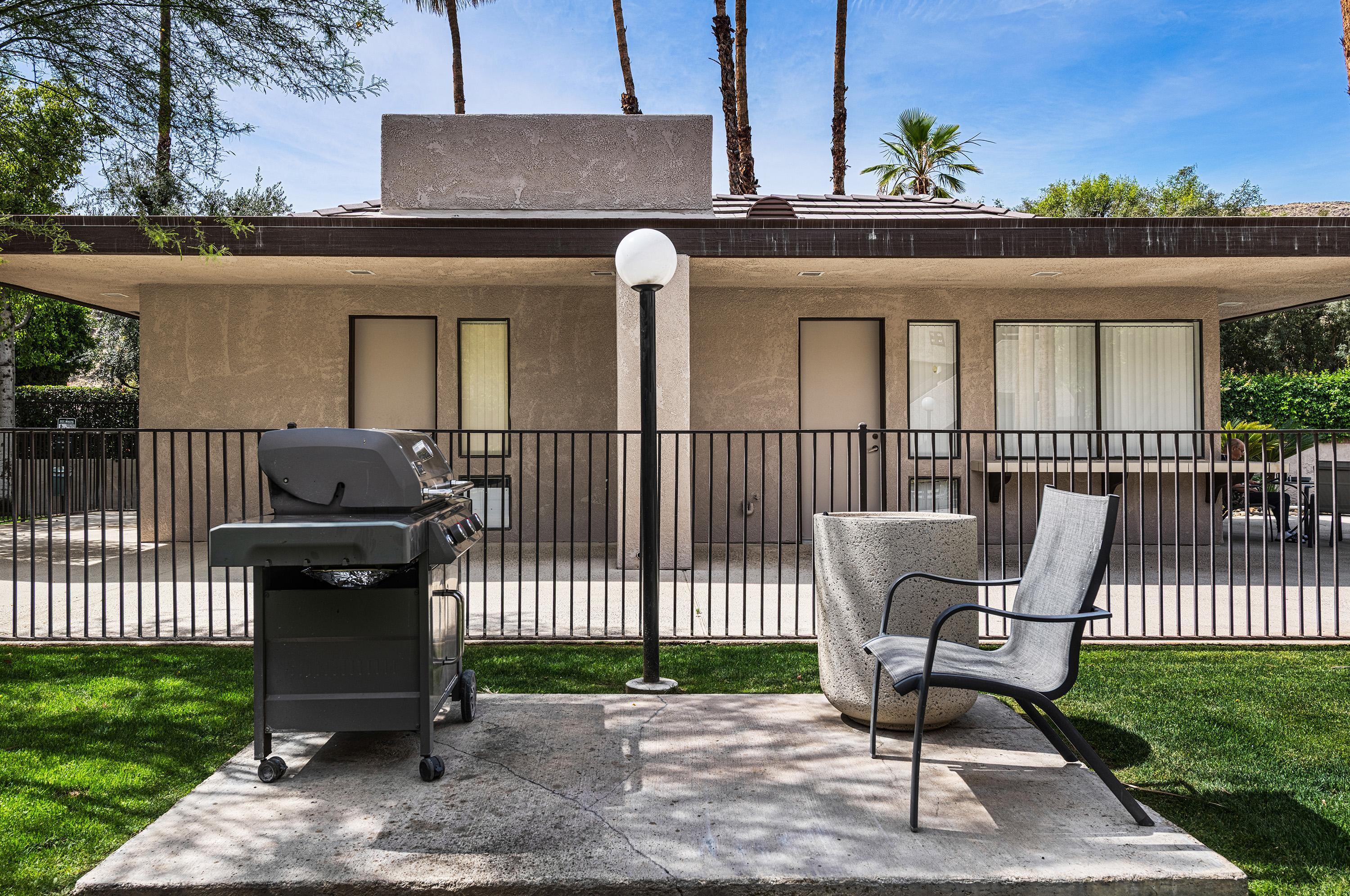 2601 S Broadmoor Unit: 24