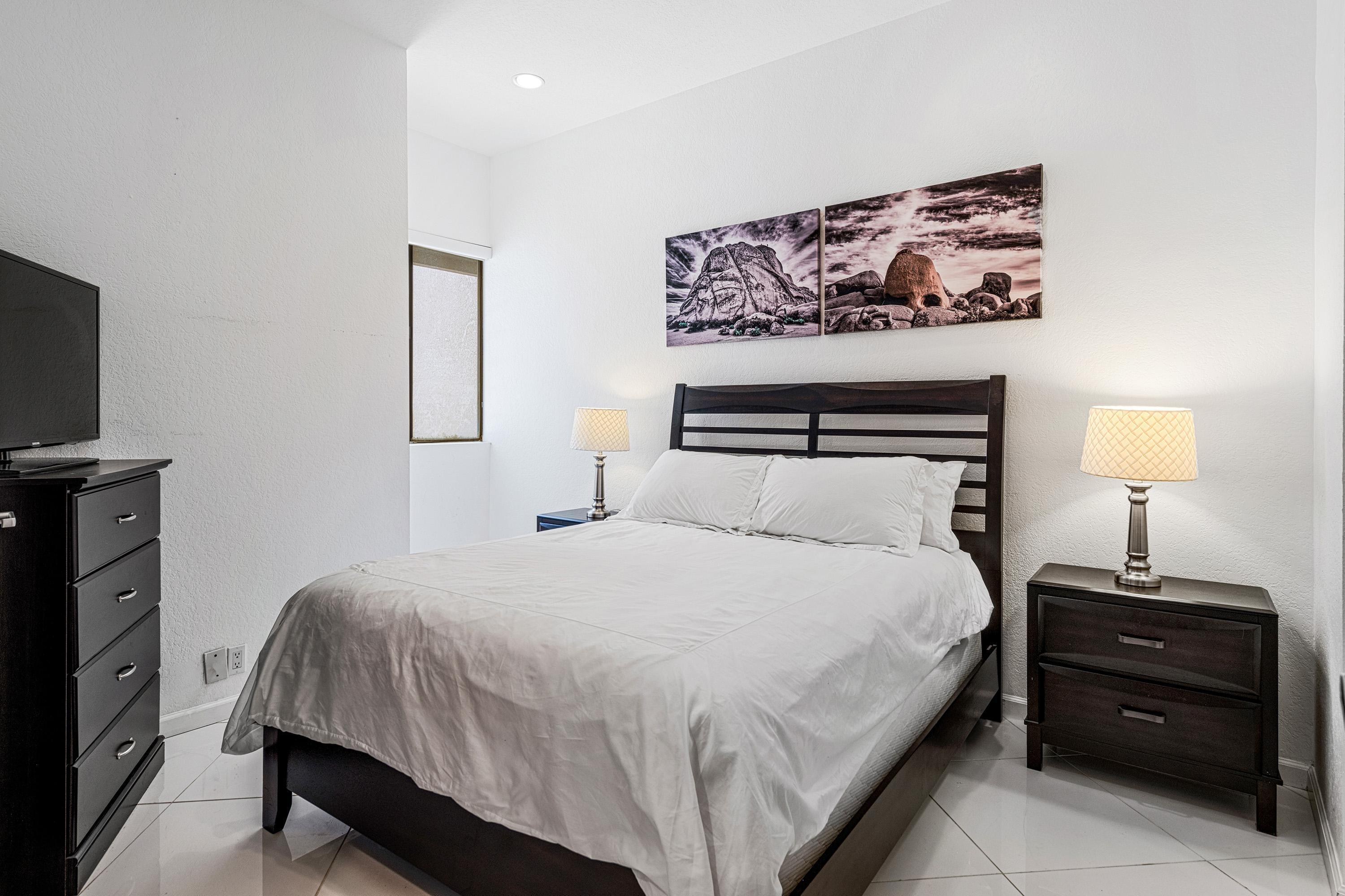 2601 S Broadmoor Unit: 24