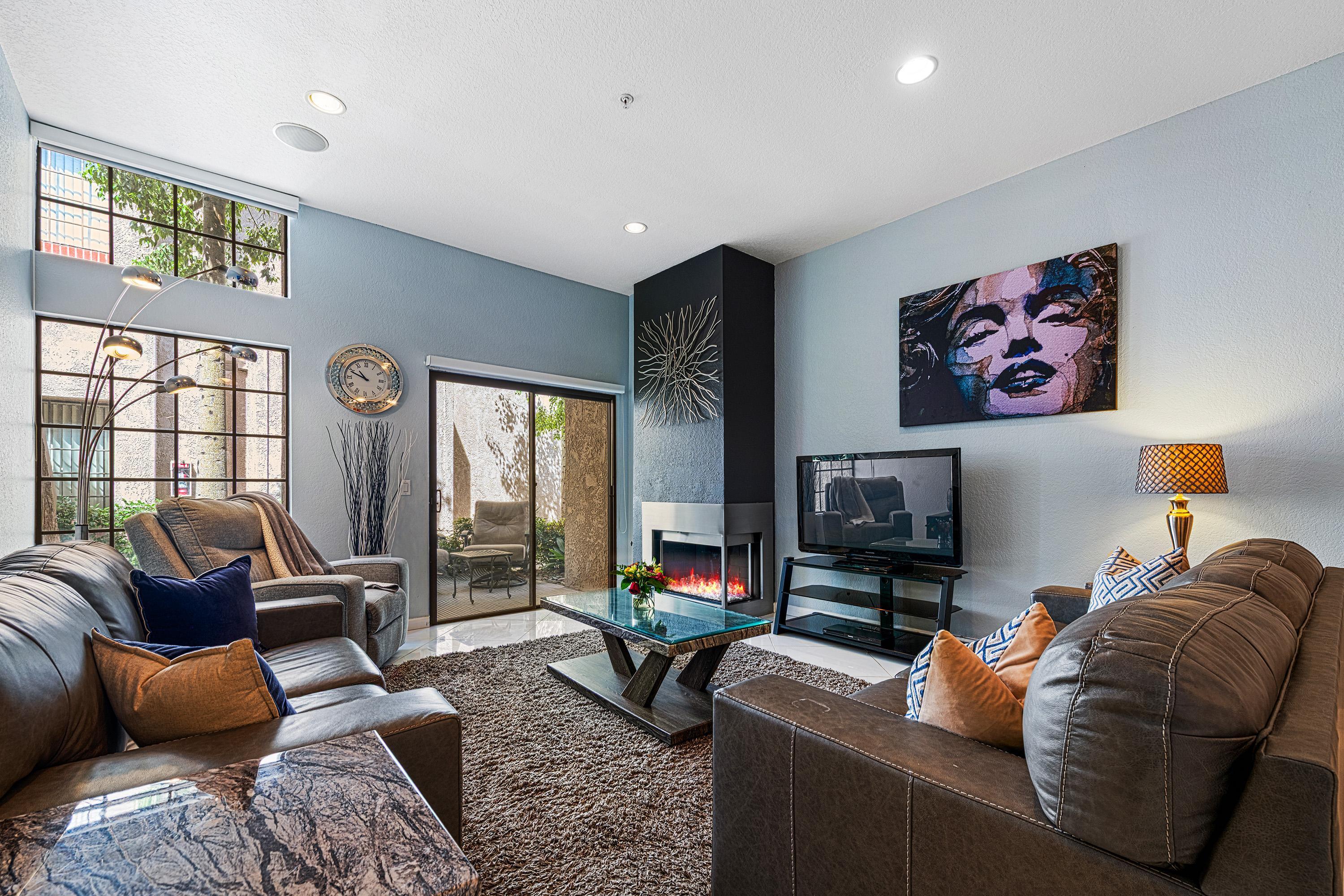 2601 S Broadmoor Unit: 24