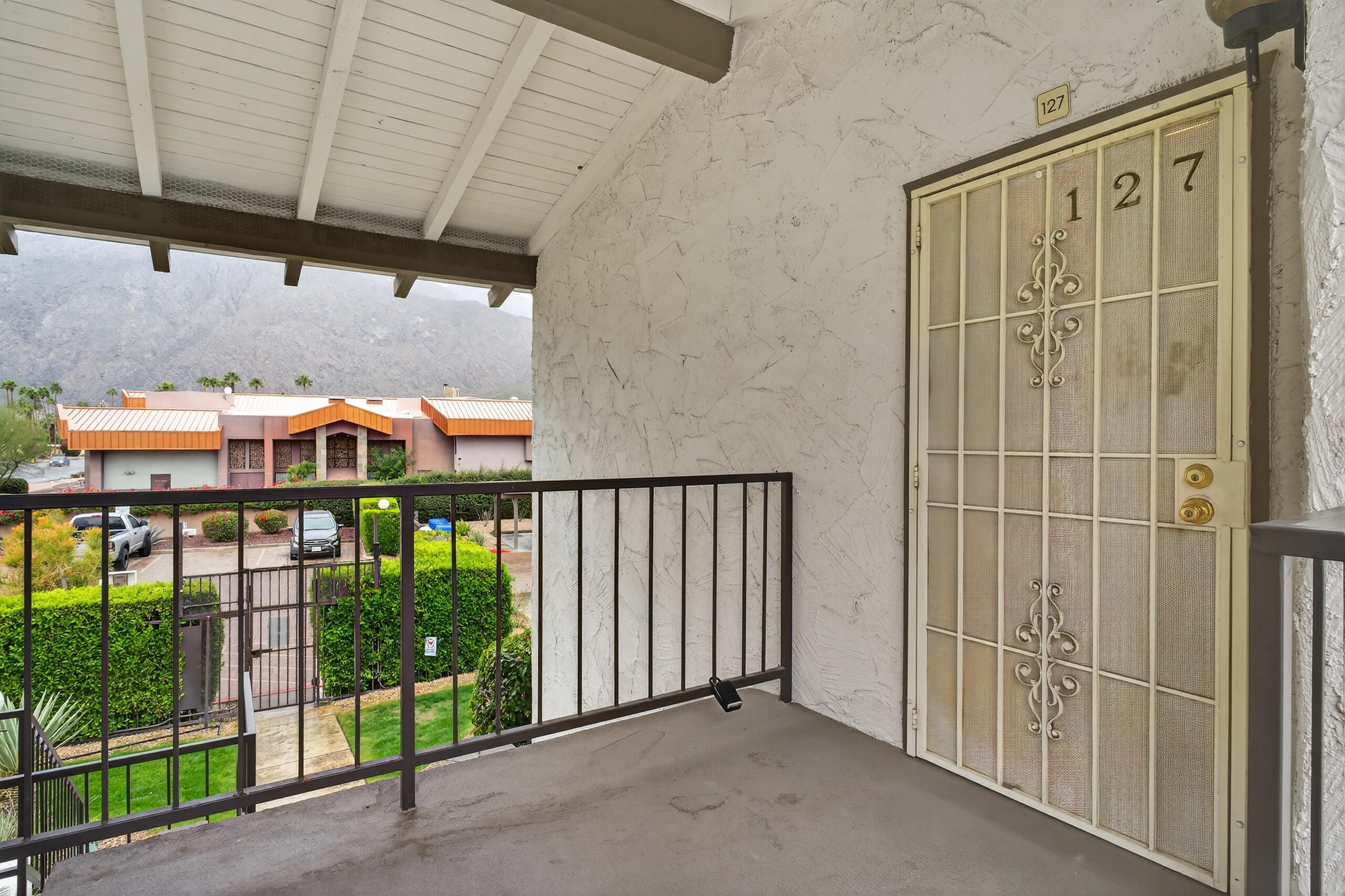 1050 E Ramon RD Unit: 127