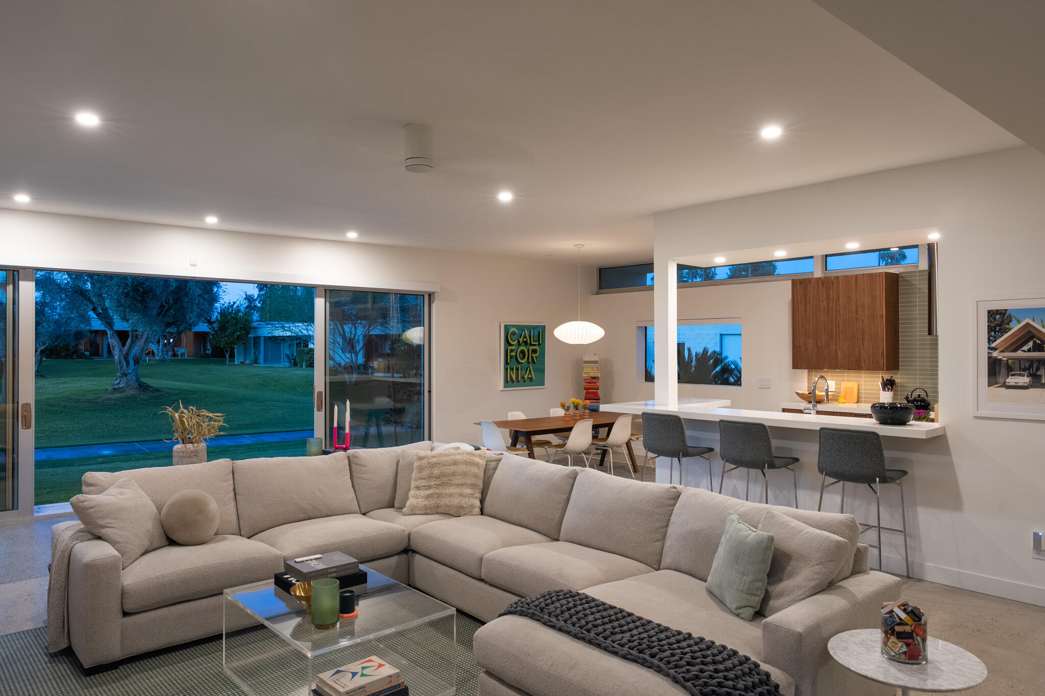14 Lakeview CIR