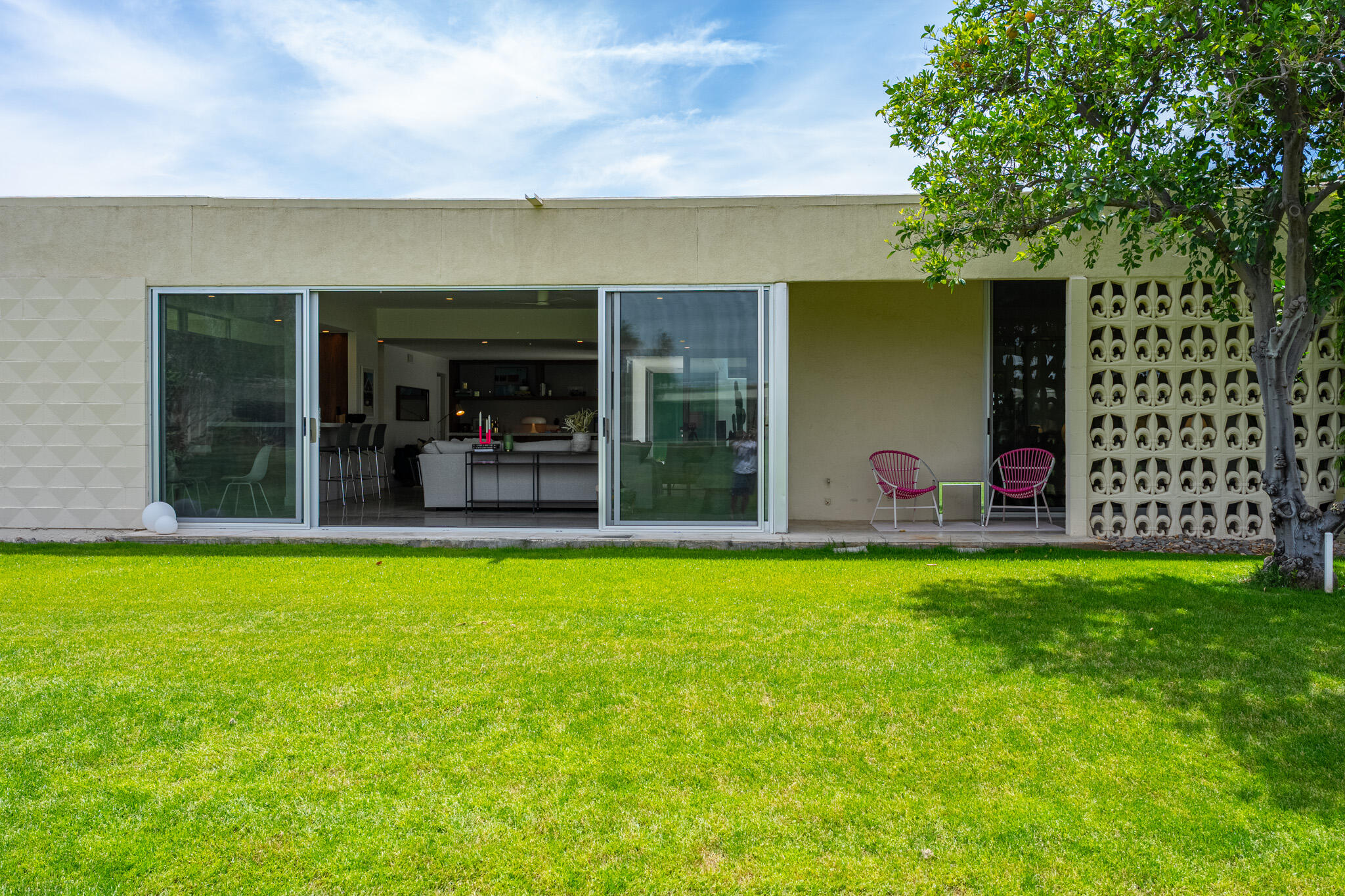 14 Lakeview CIR