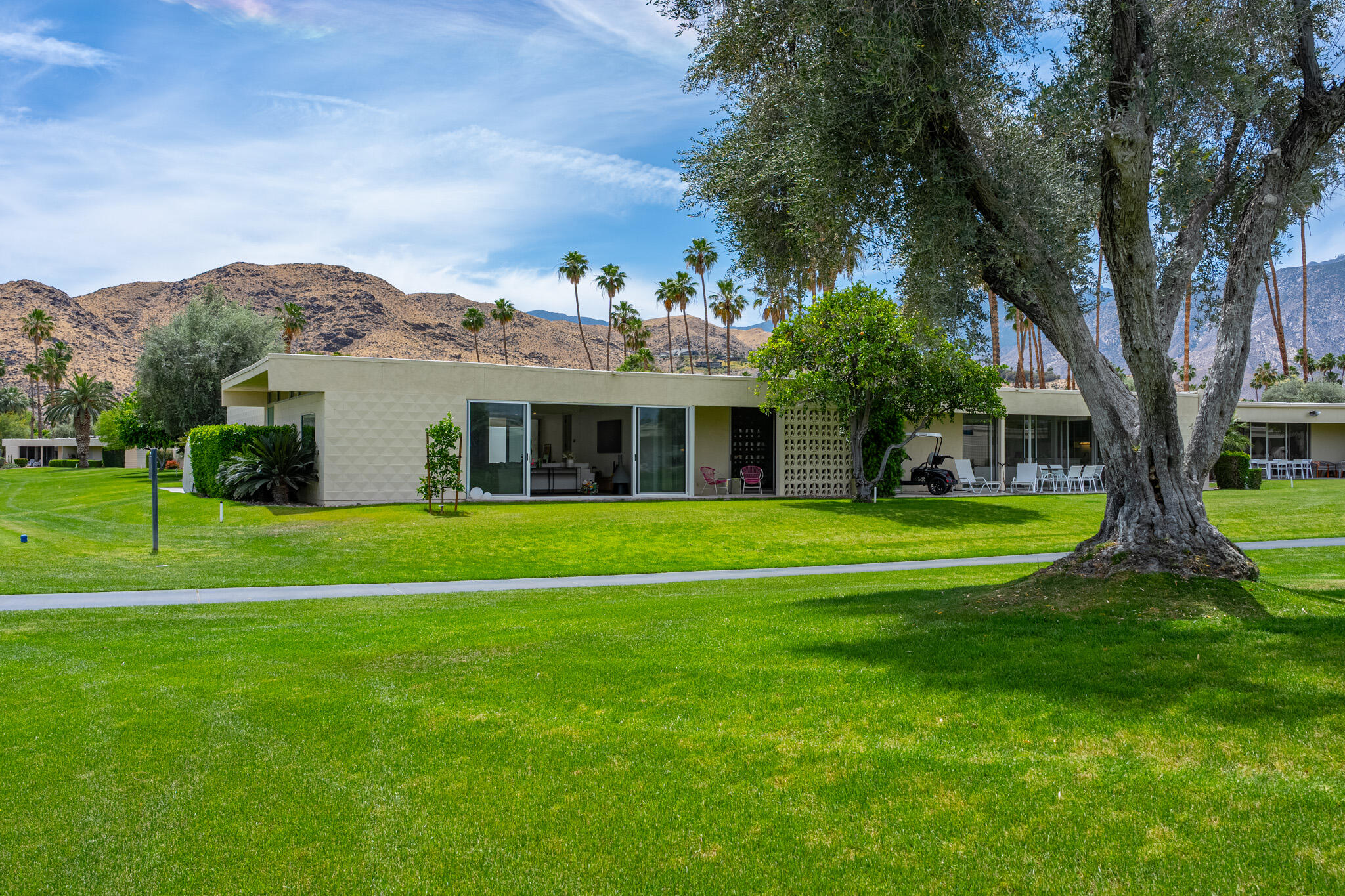14 Lakeview CIR