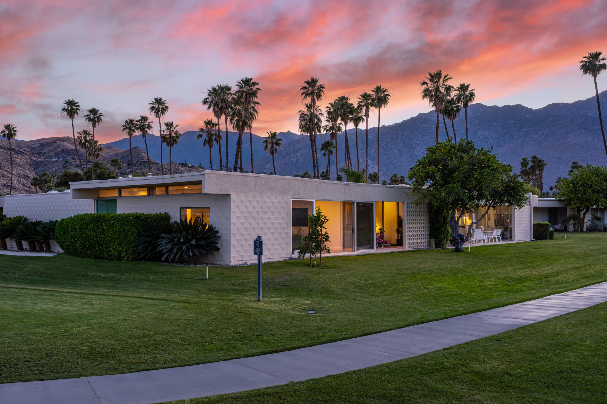 14 Lakeview CIR