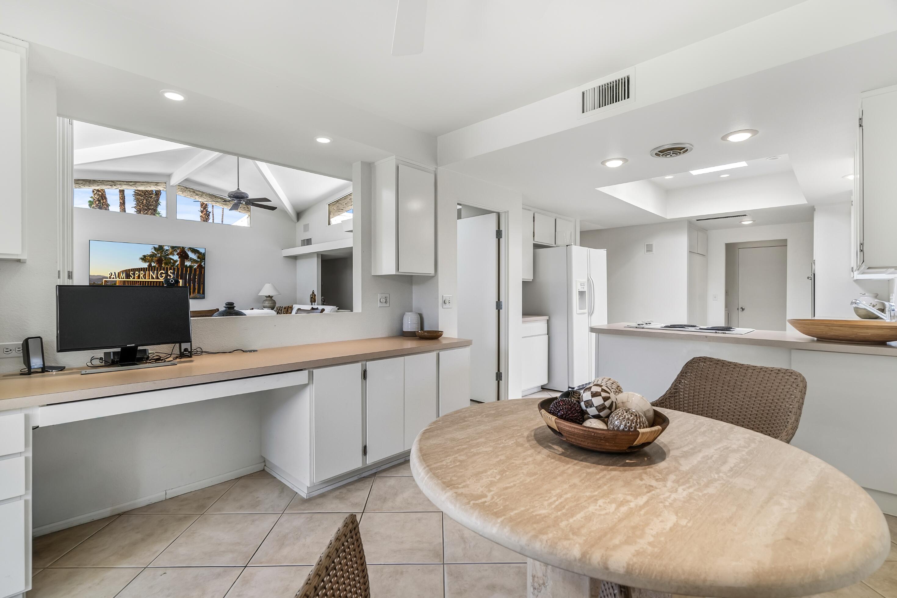 1575 Toledo CIR