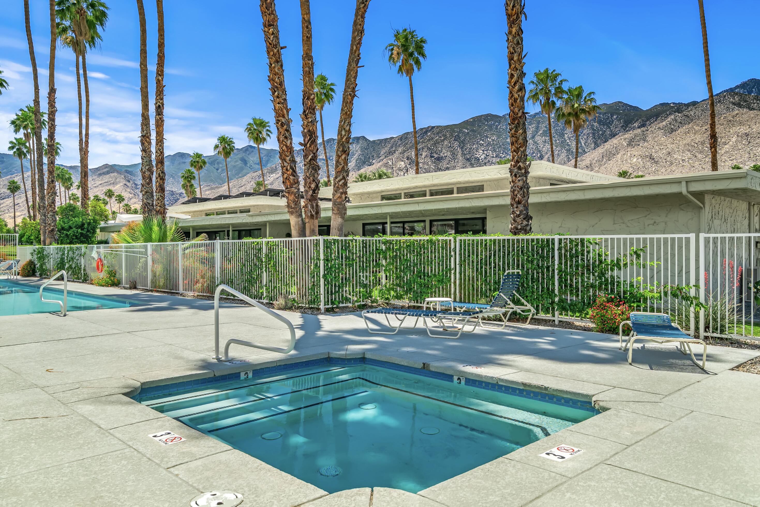1575 Toledo CIR
