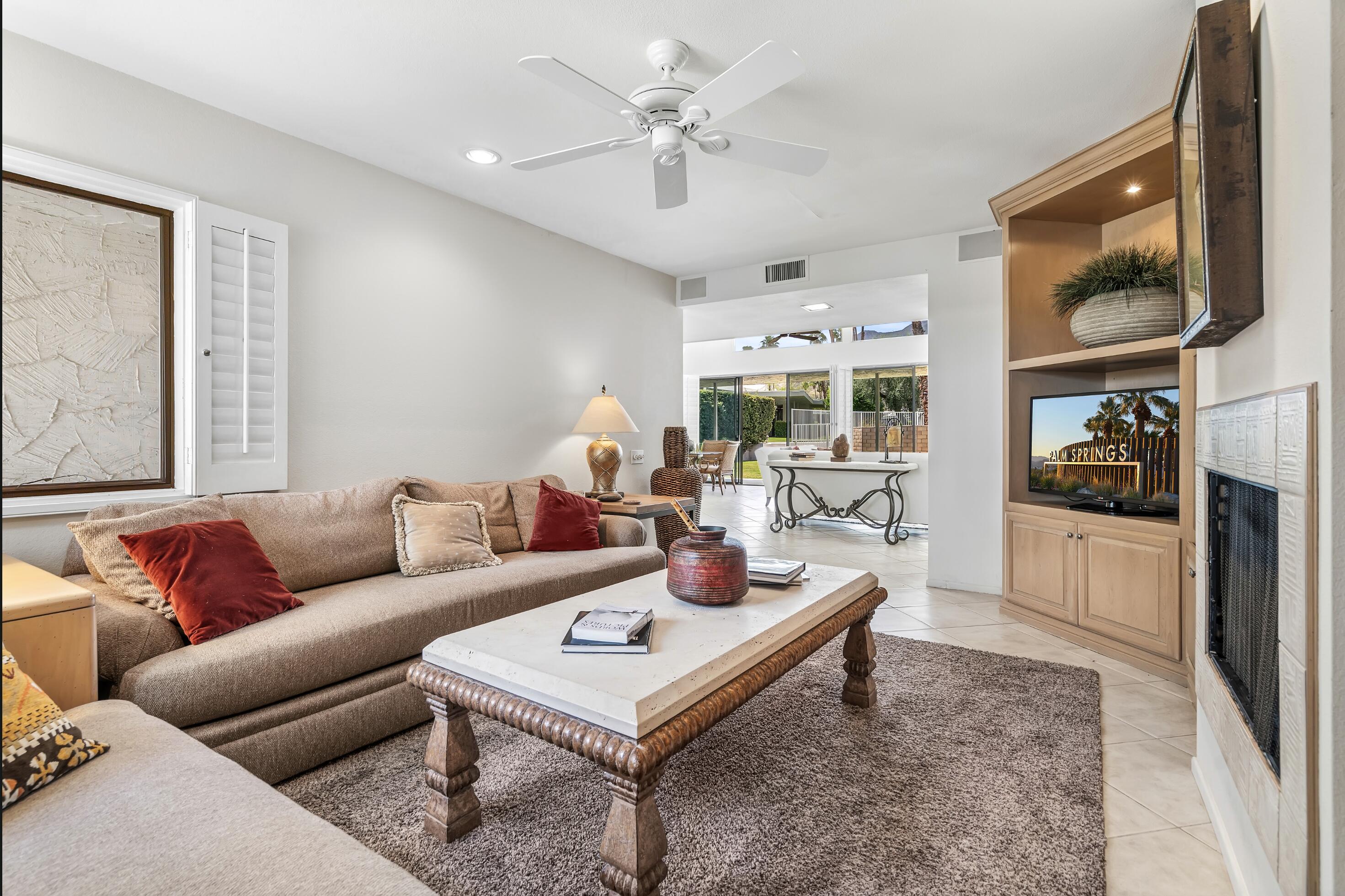 1575 Toledo CIR