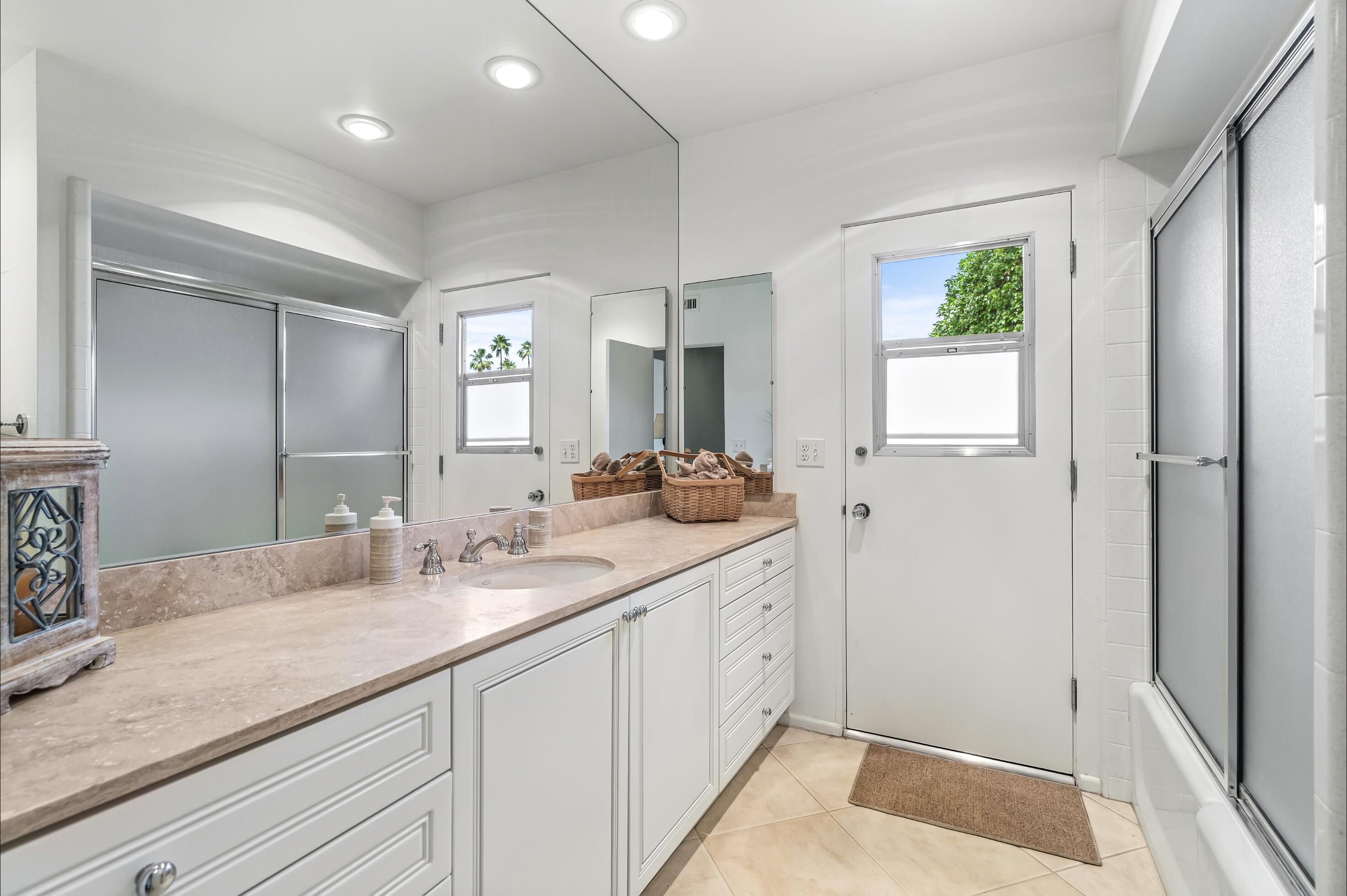 1575 Toledo CIR