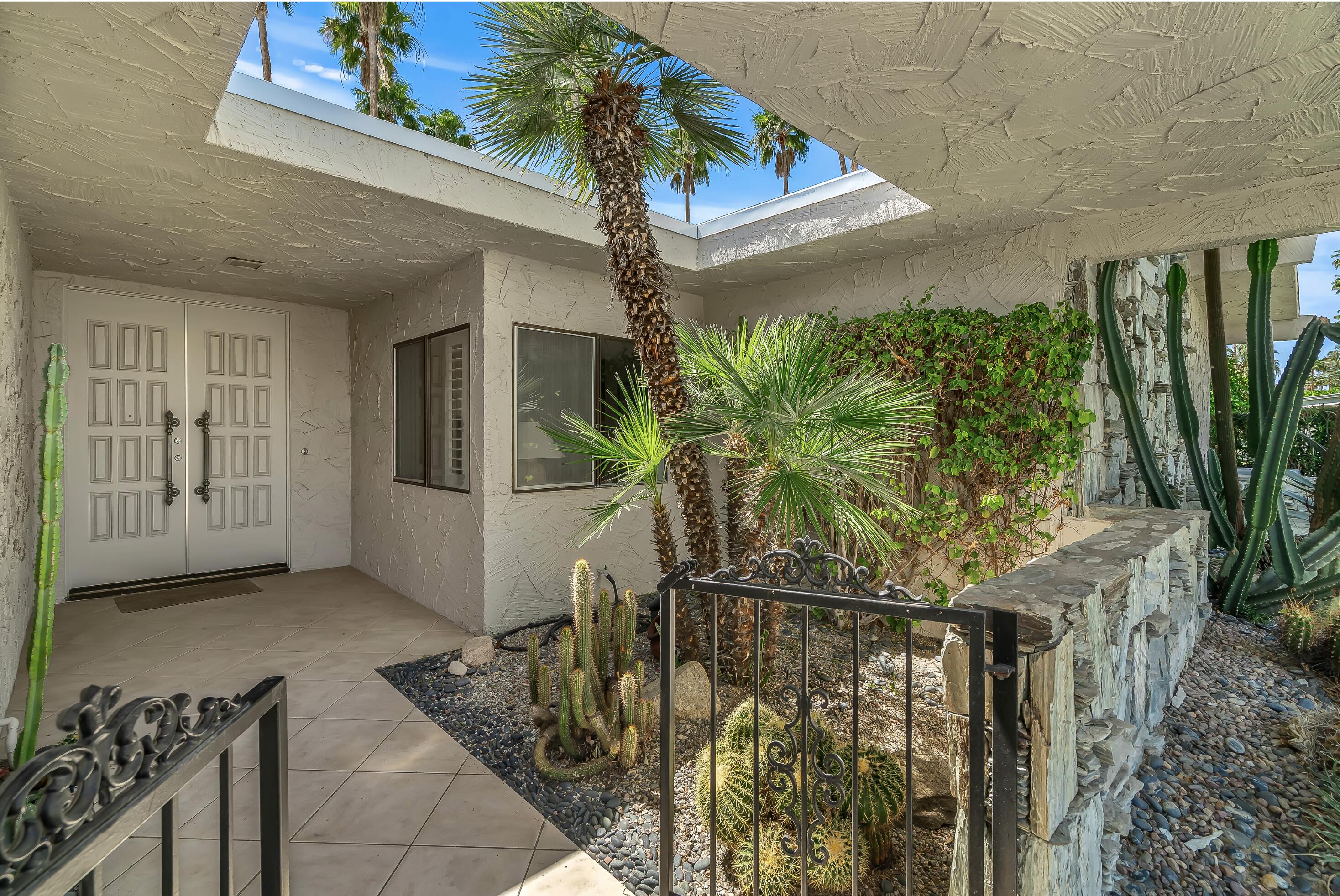 1575 Toledo CIR