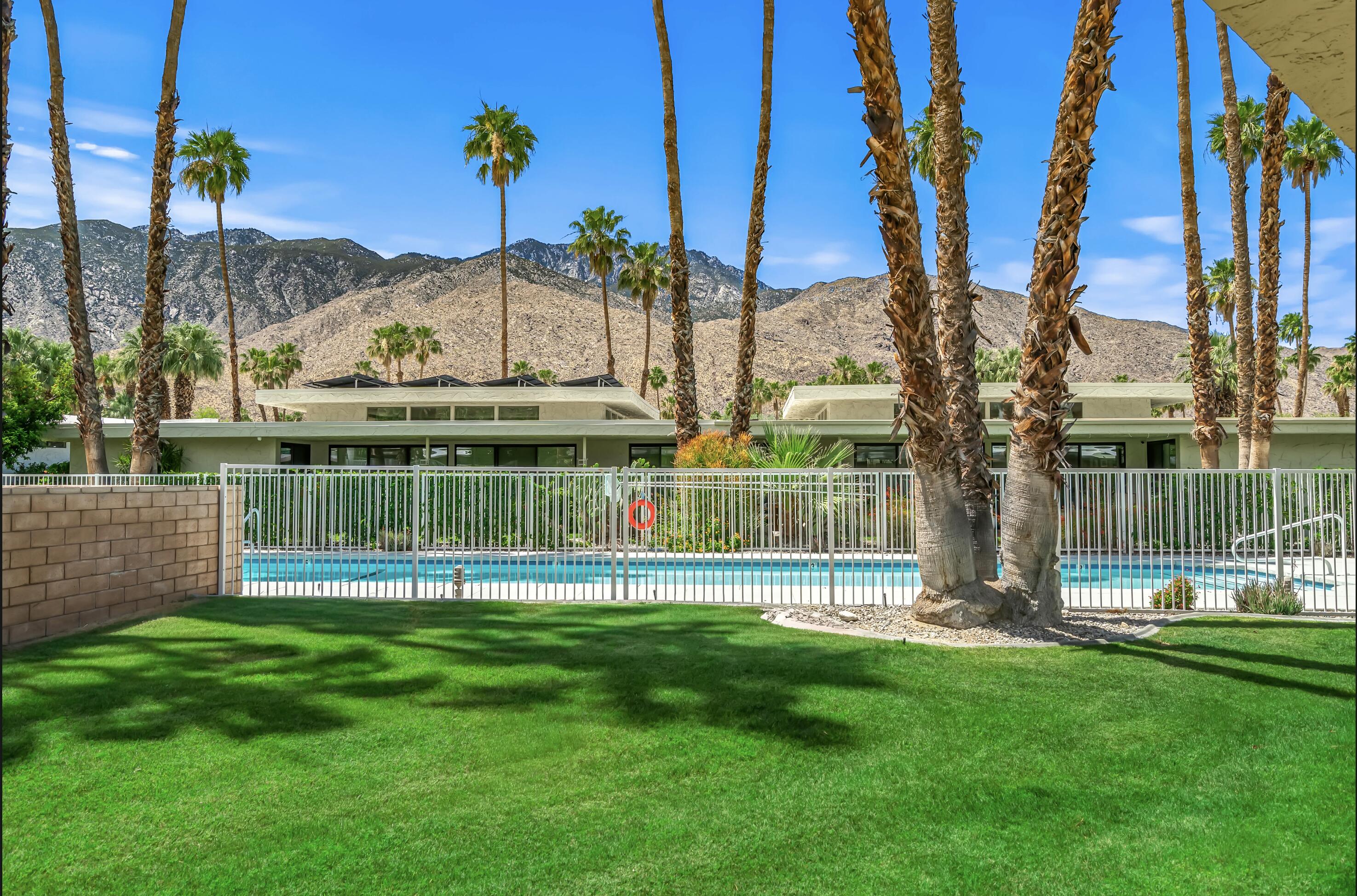 1575 Toledo CIR