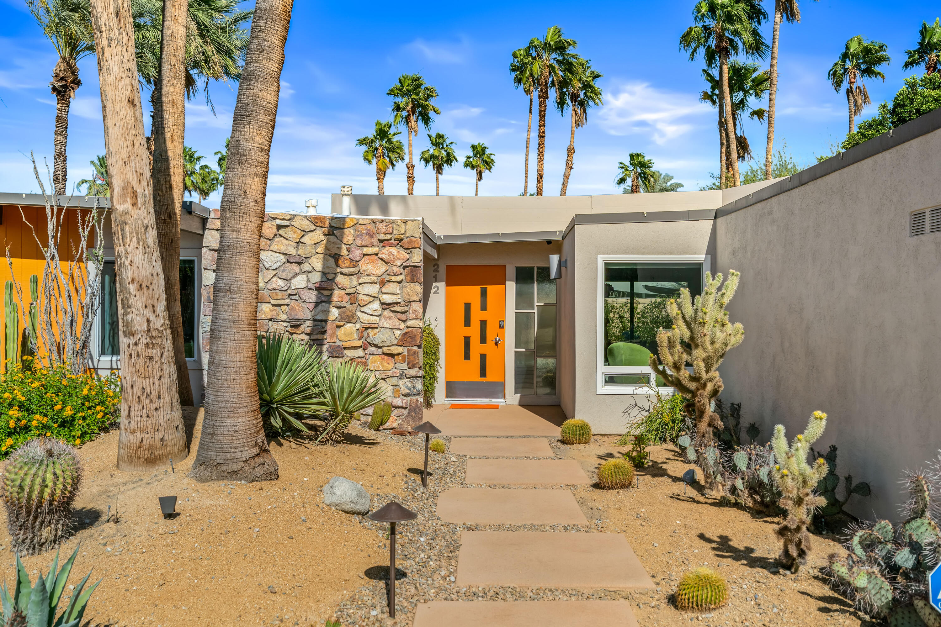 212 N Jill CIR