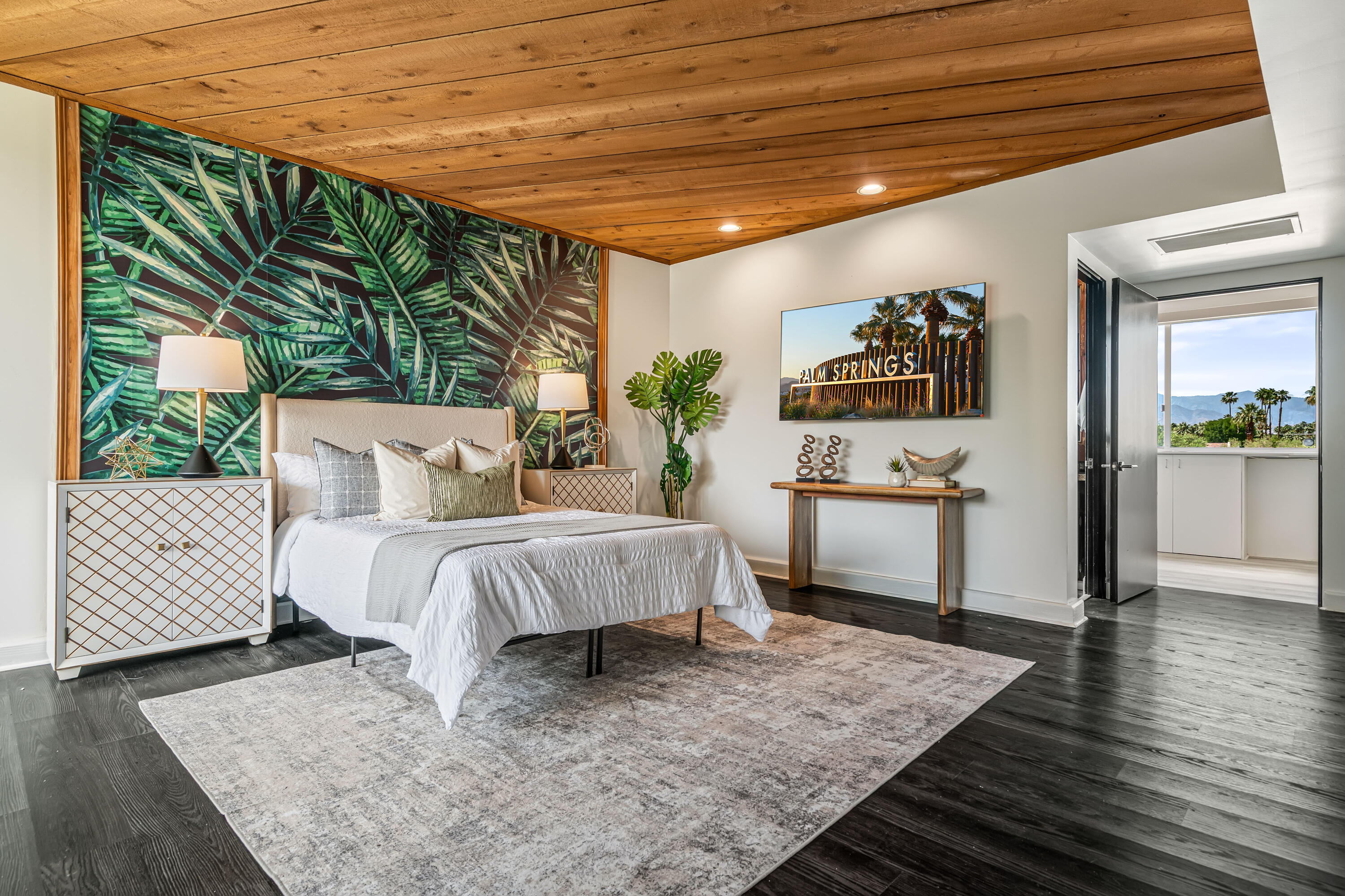 517 Desert Lakes DR