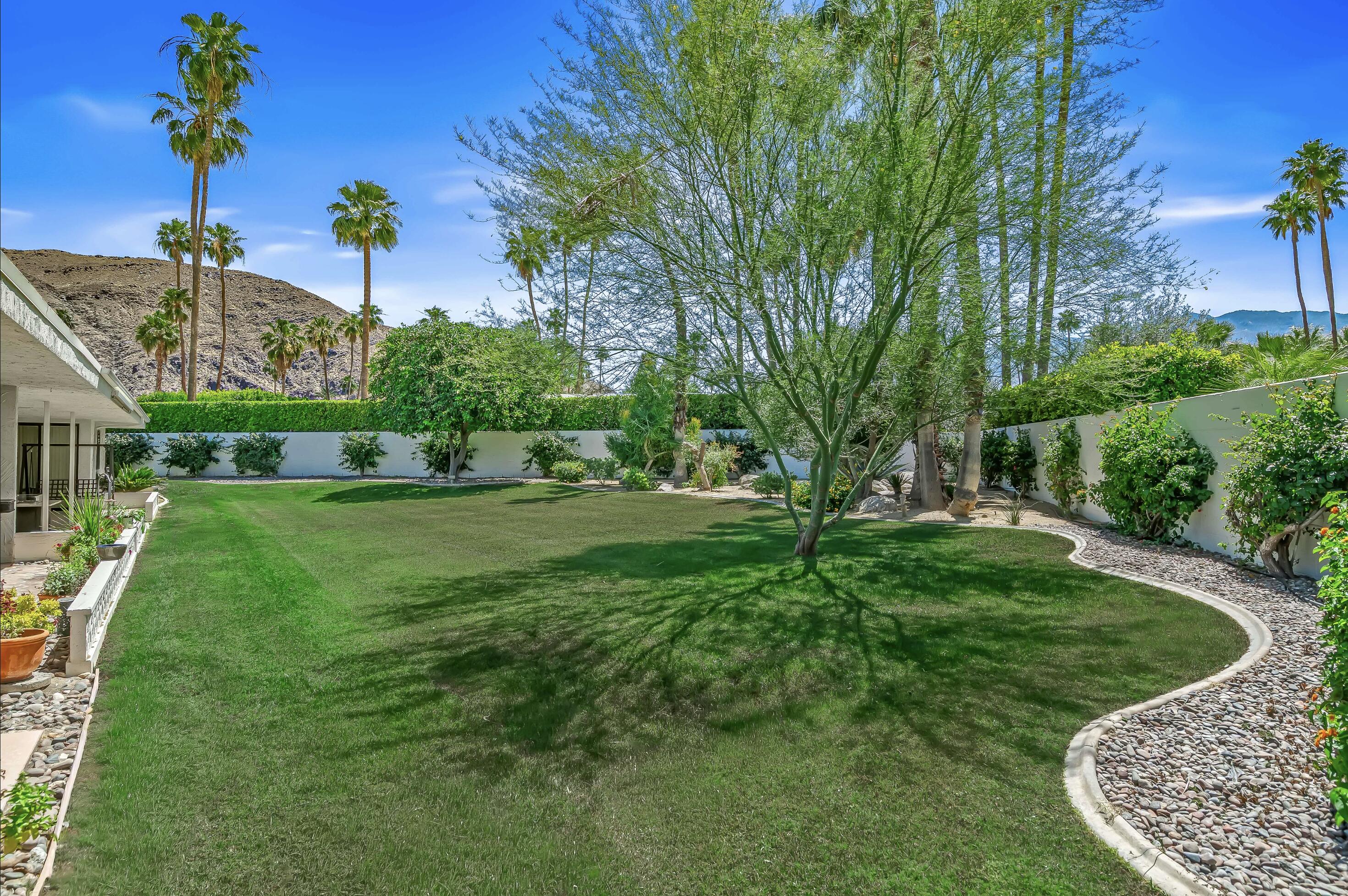 2489 Playa CIR