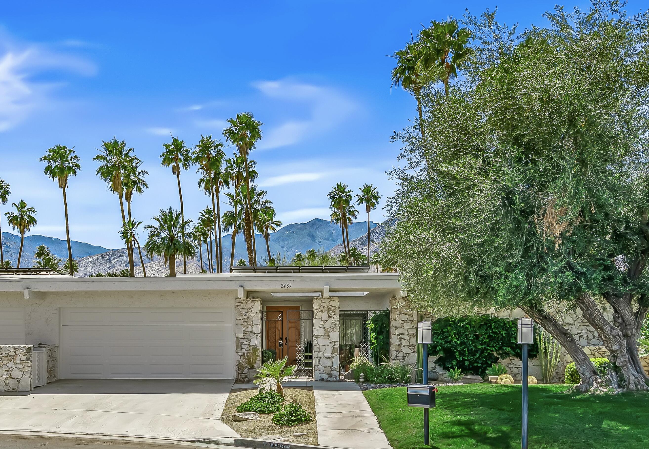 2489 Playa CIR