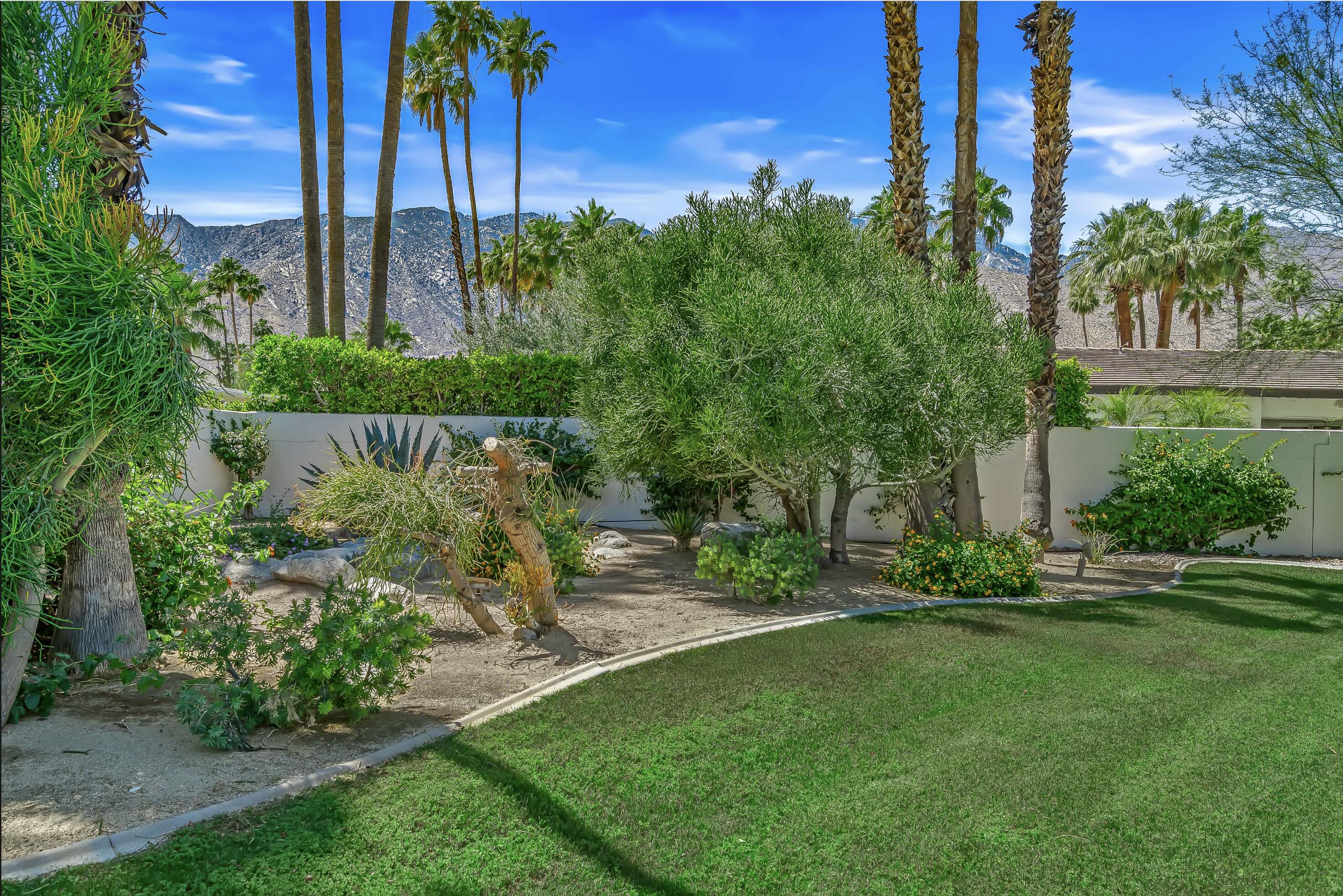 2489 Playa CIR