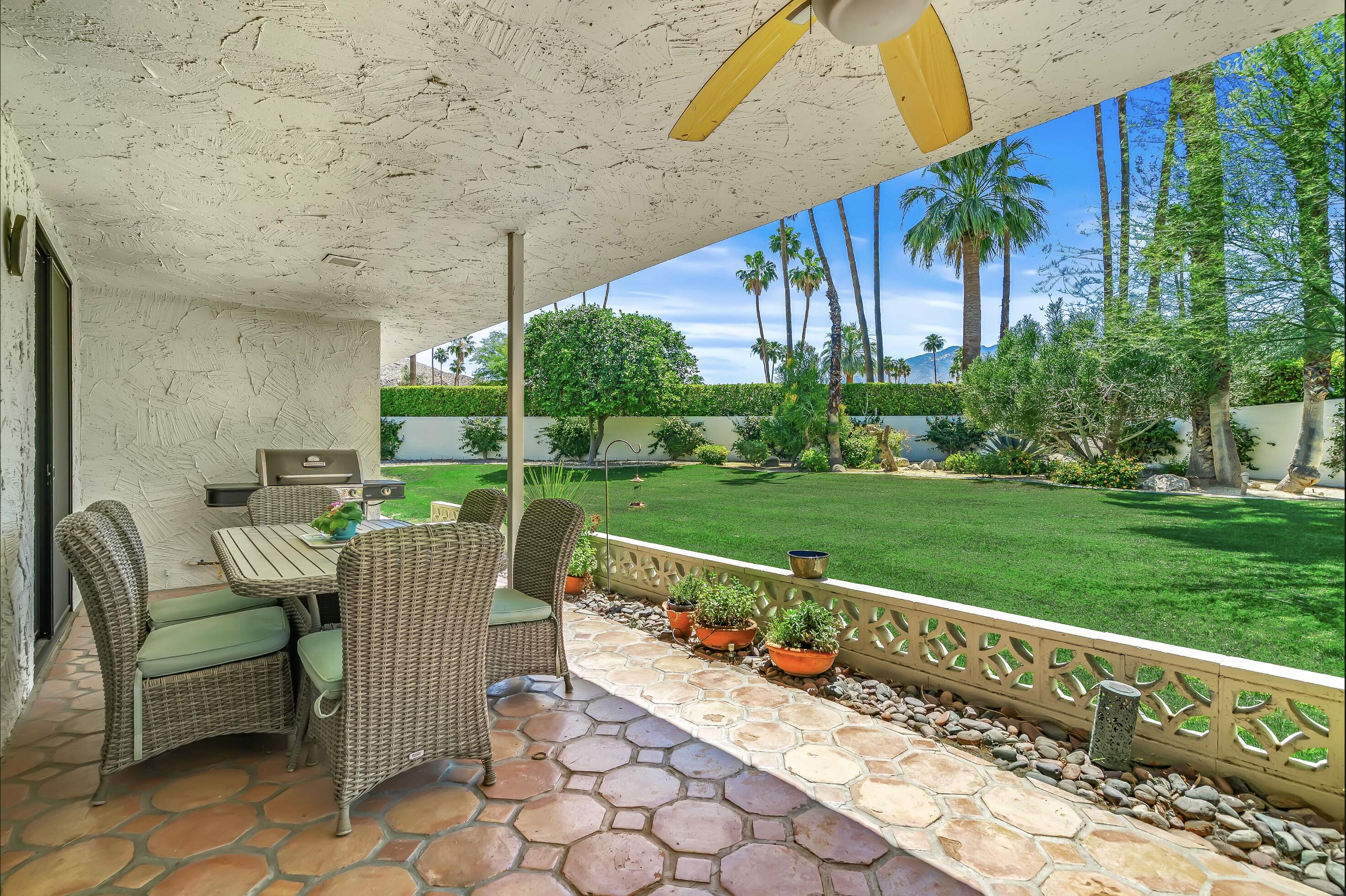 2489 Playa CIR