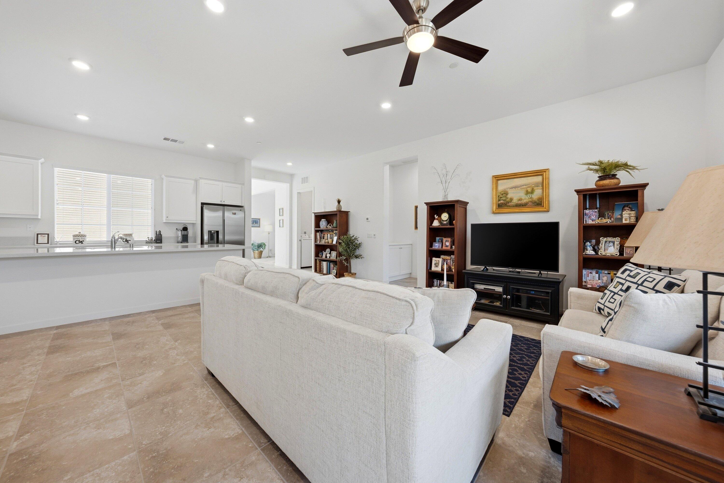 4305 Minori CT Unit: 3