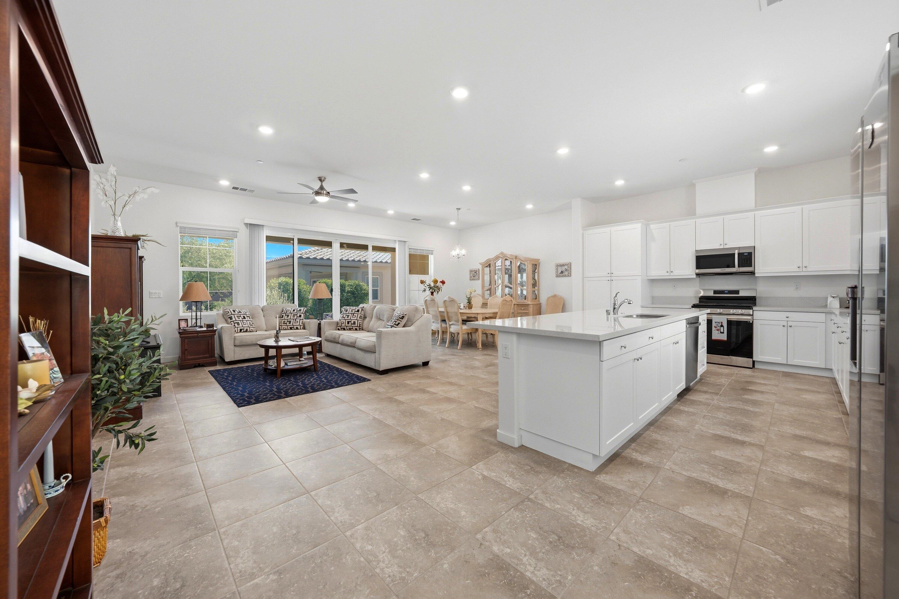 4305 Minori CT Unit: 3