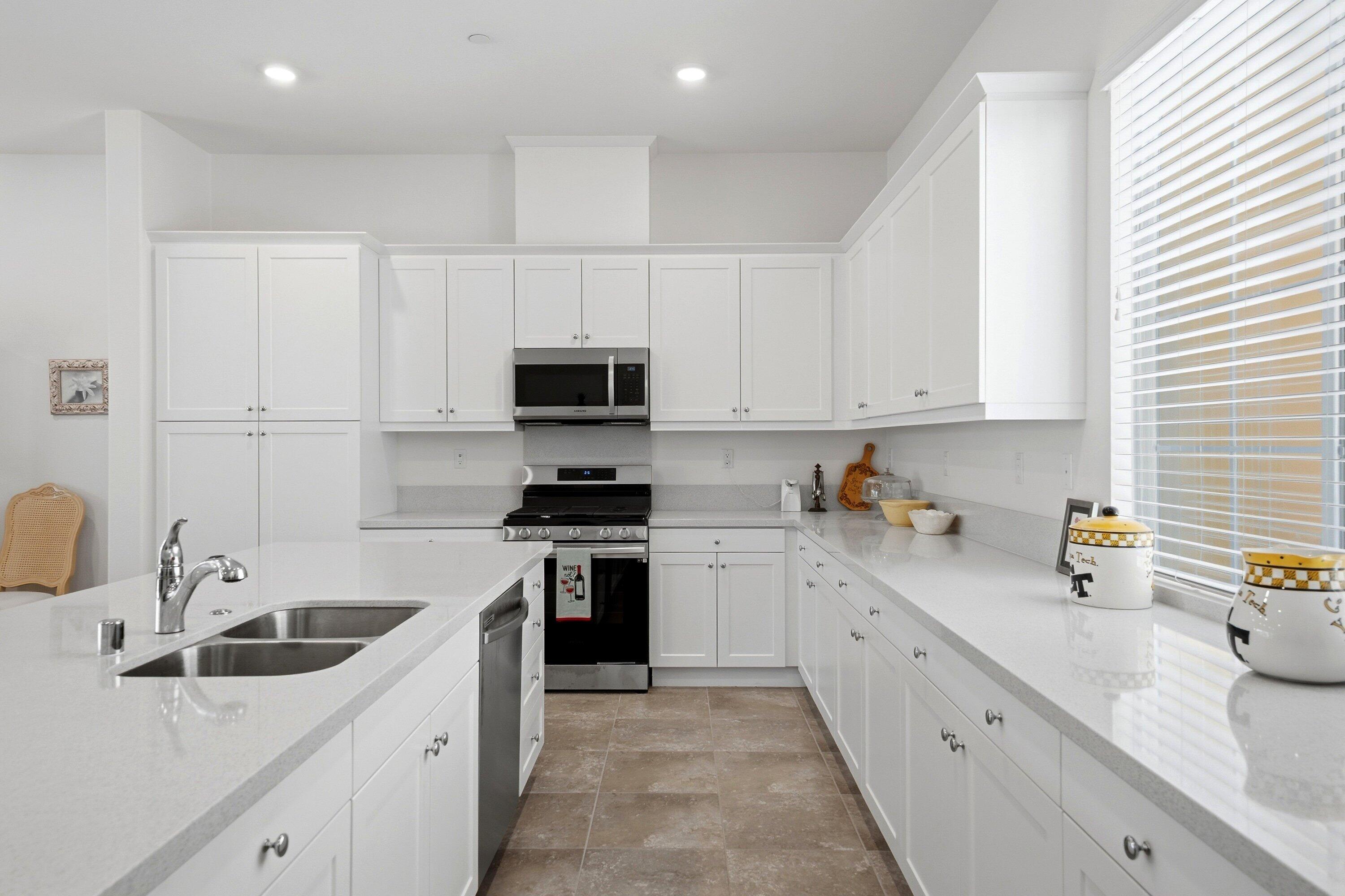4305 Minori CT Unit: 3