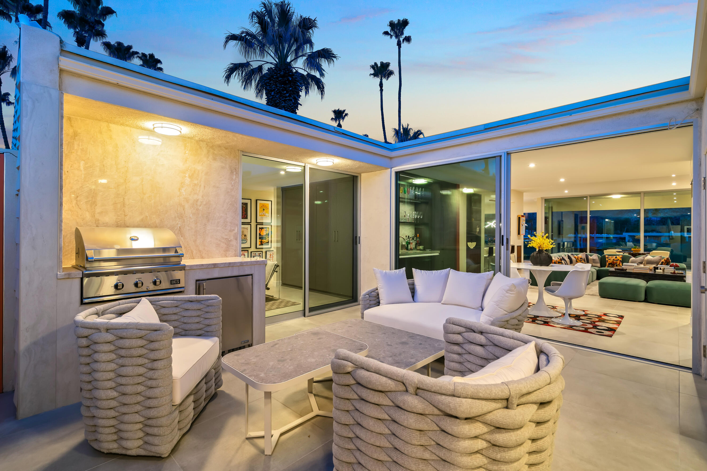 133 Desert Lakes DR