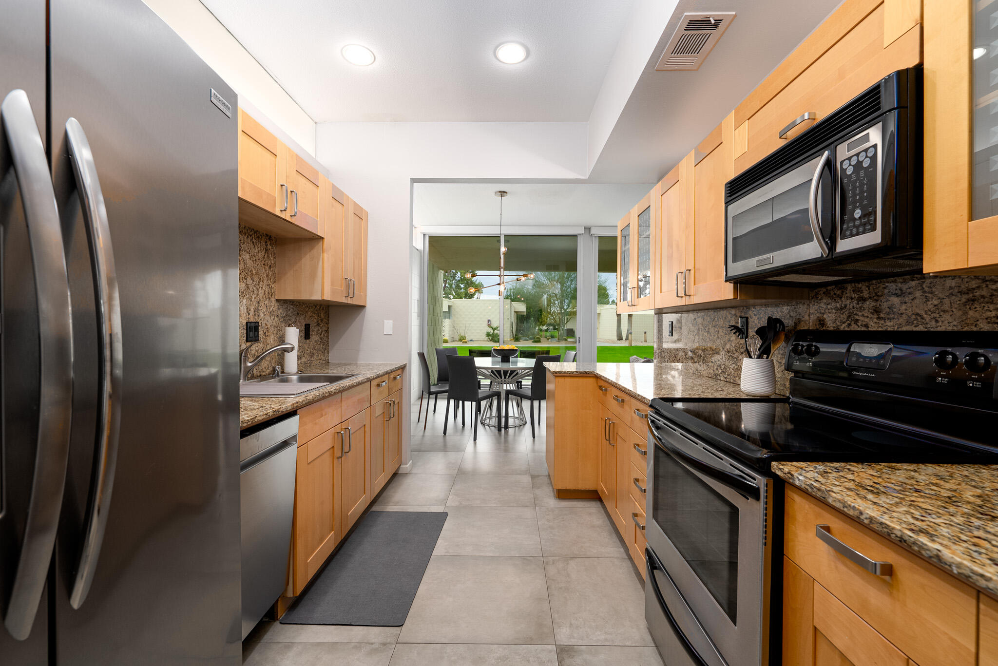 70 Lakeview DR