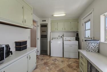 15500 Bubbling Wells RD Unit: 140
