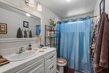 15500 Bubbling Wells RD Unit: 140