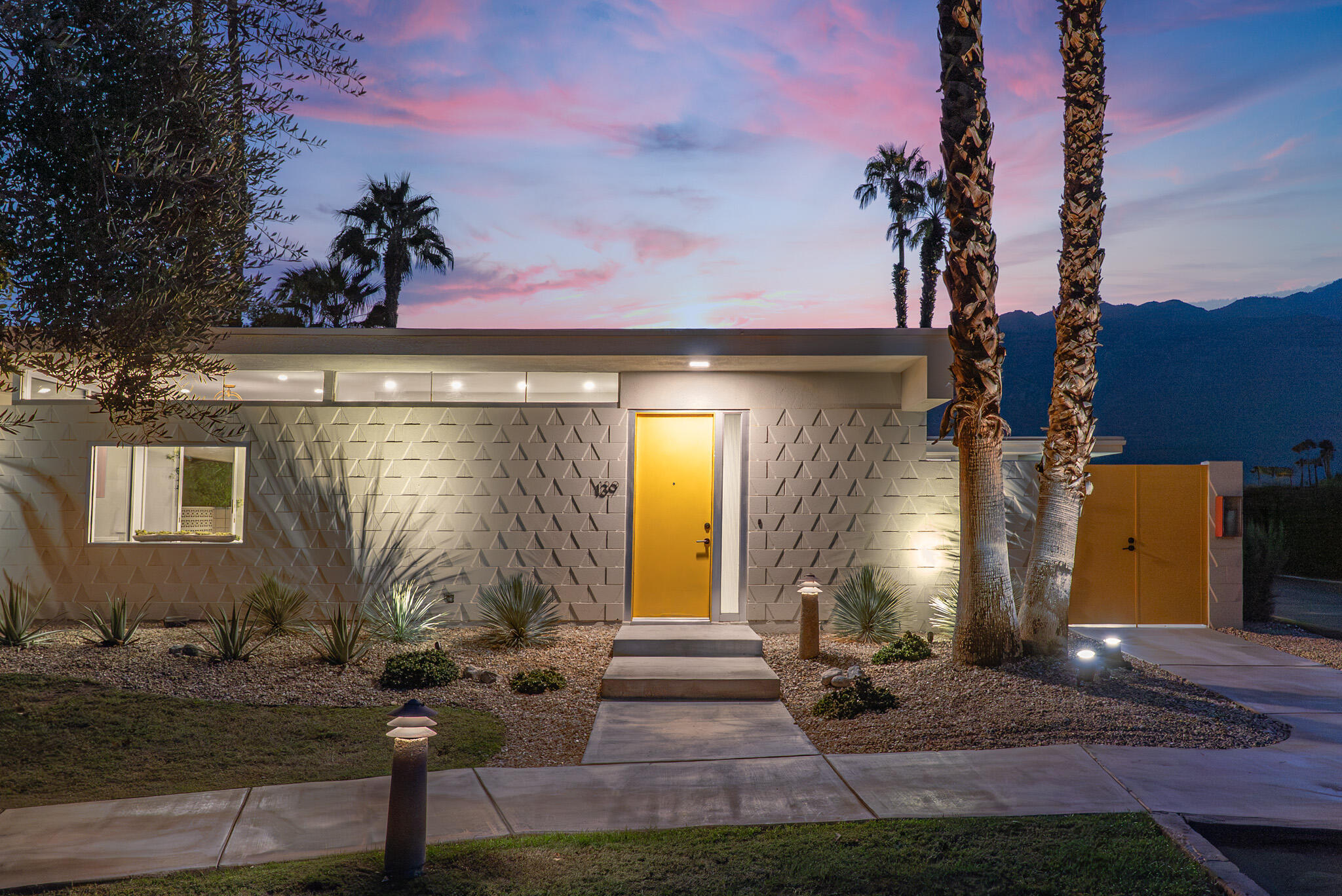 139 Desert Lakes DR