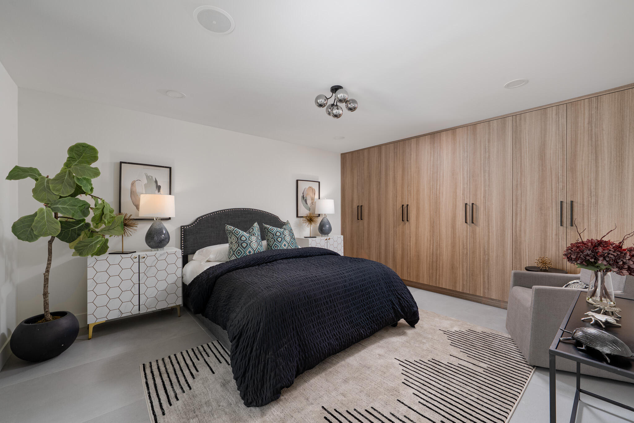 172 Desert Lakes DR