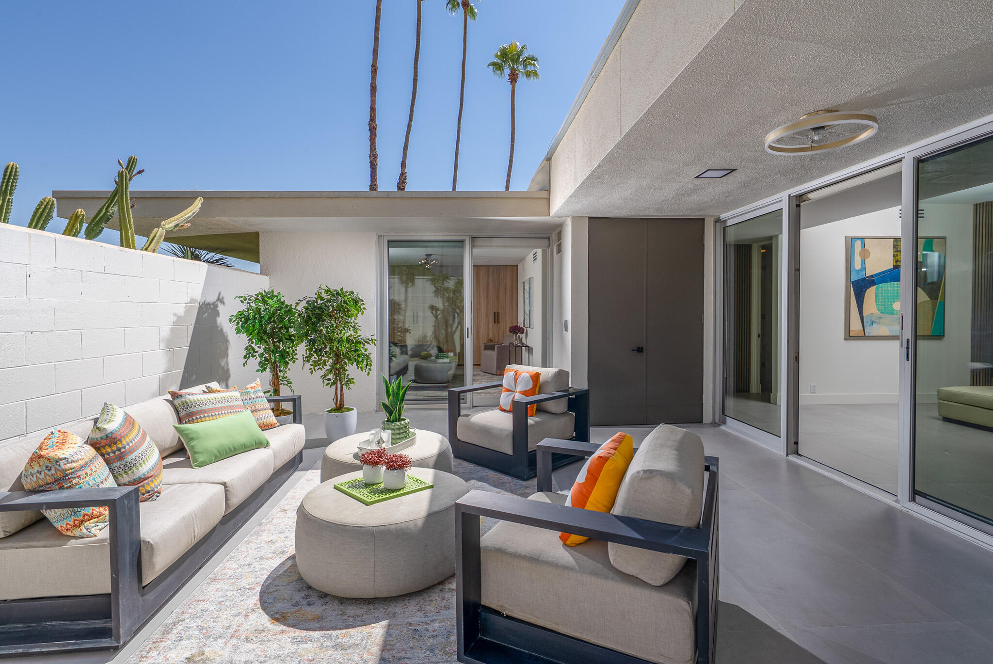 172 Desert Lakes DR