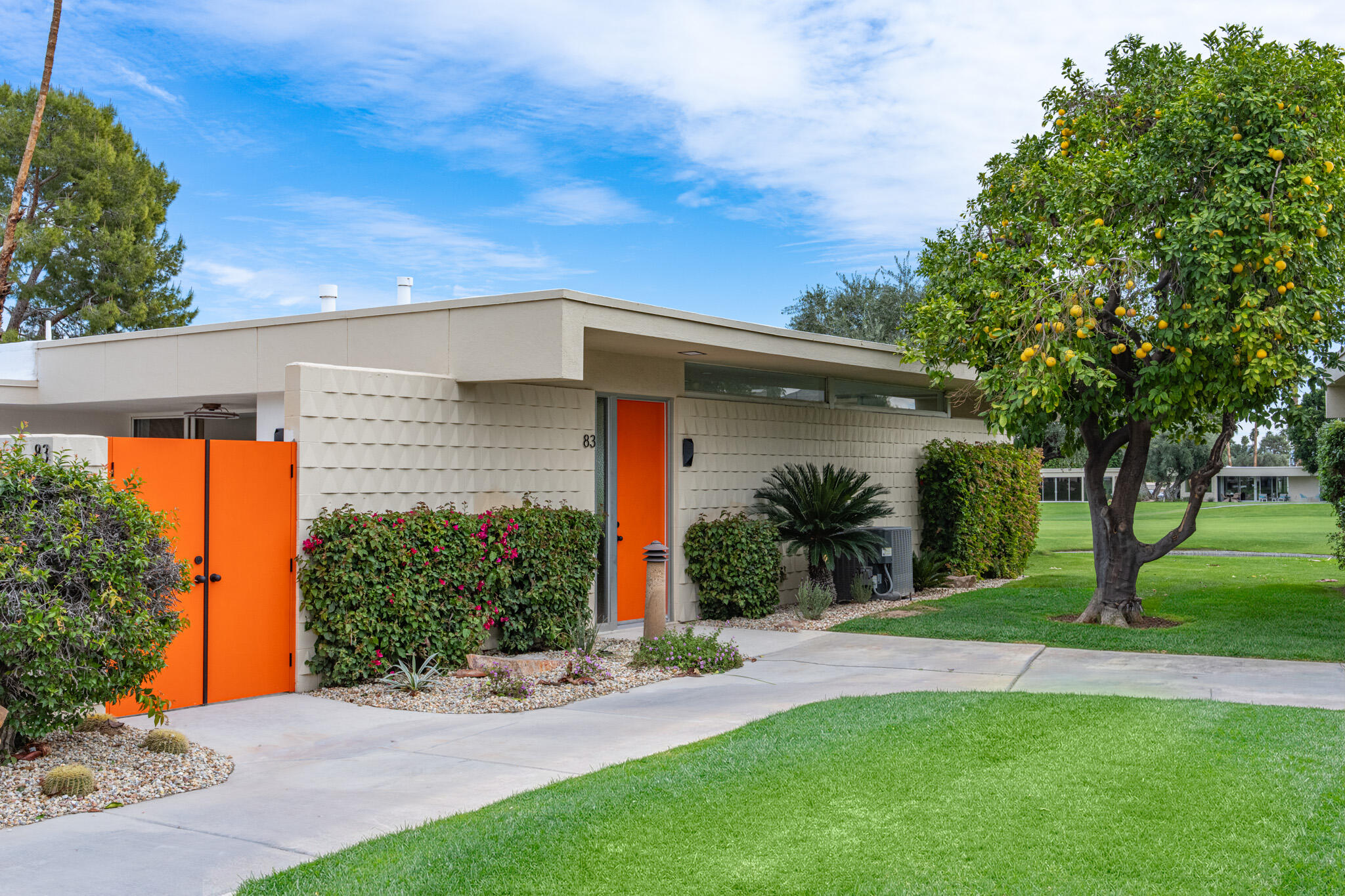 83 Westlake CIR