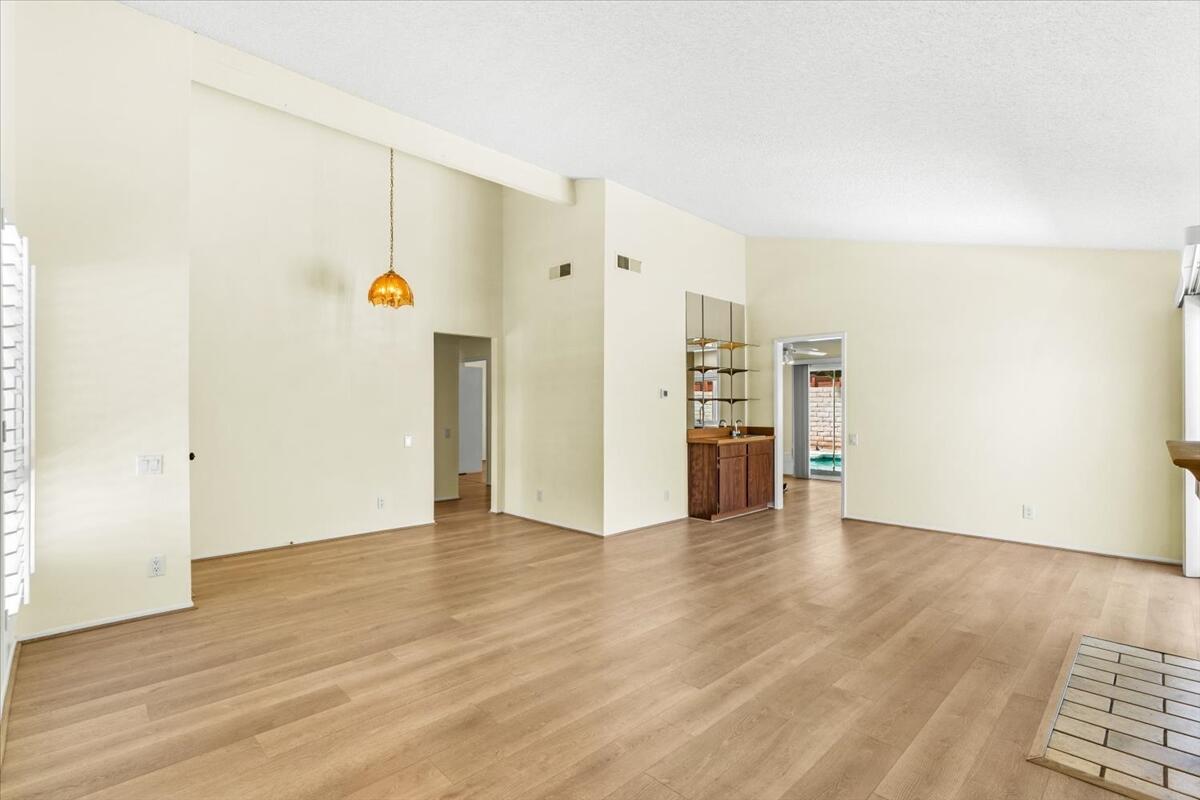 875 Arroyo Vista DR