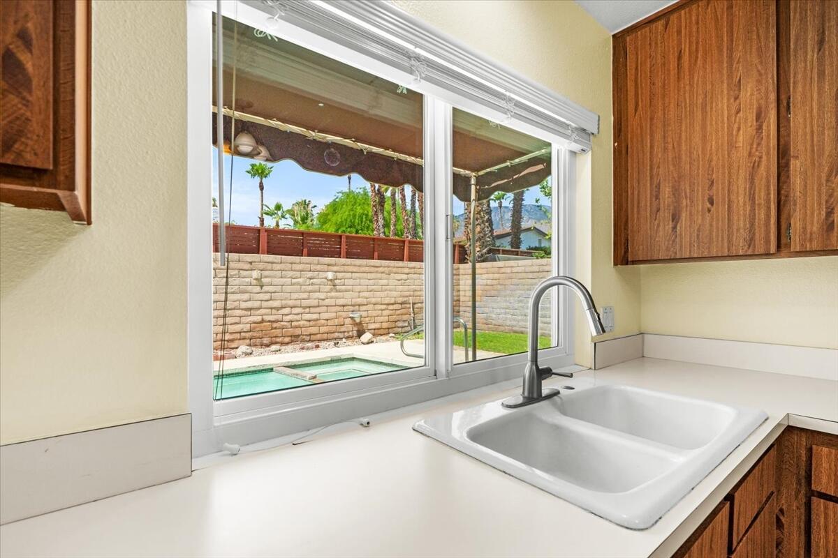 875 Arroyo Vista DR