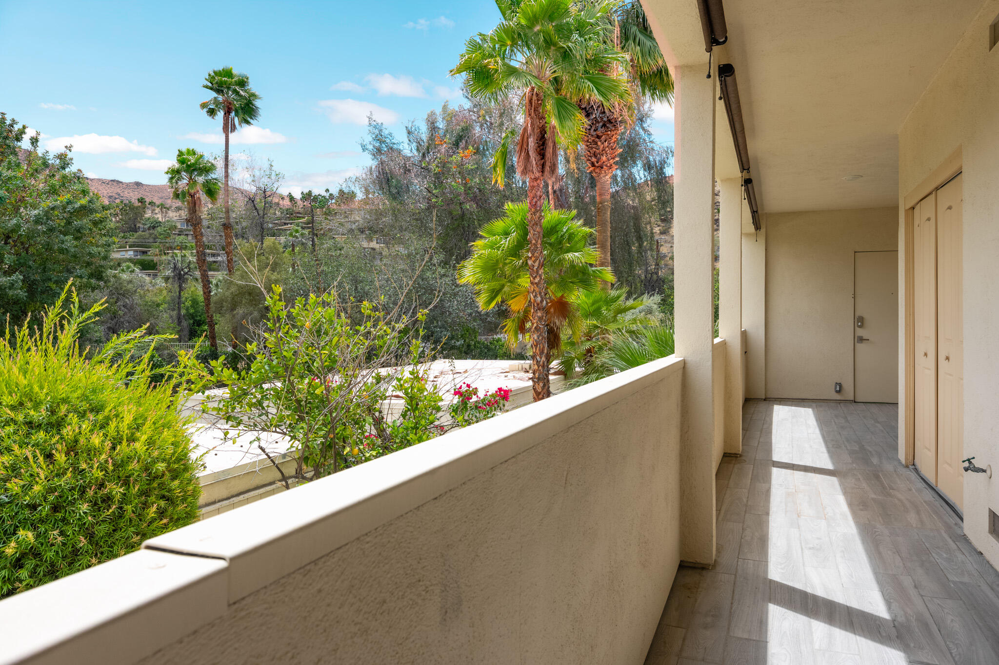 439 Desert Lakes Drive DR