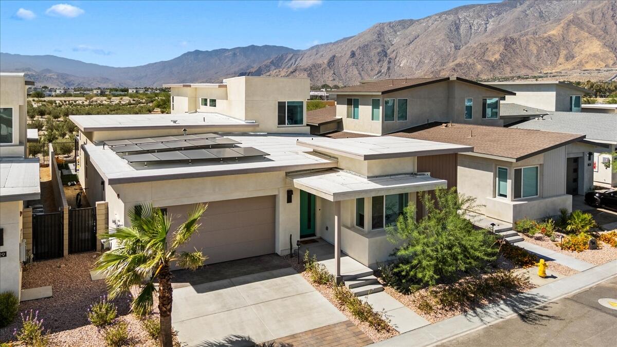 211 Mustang LN