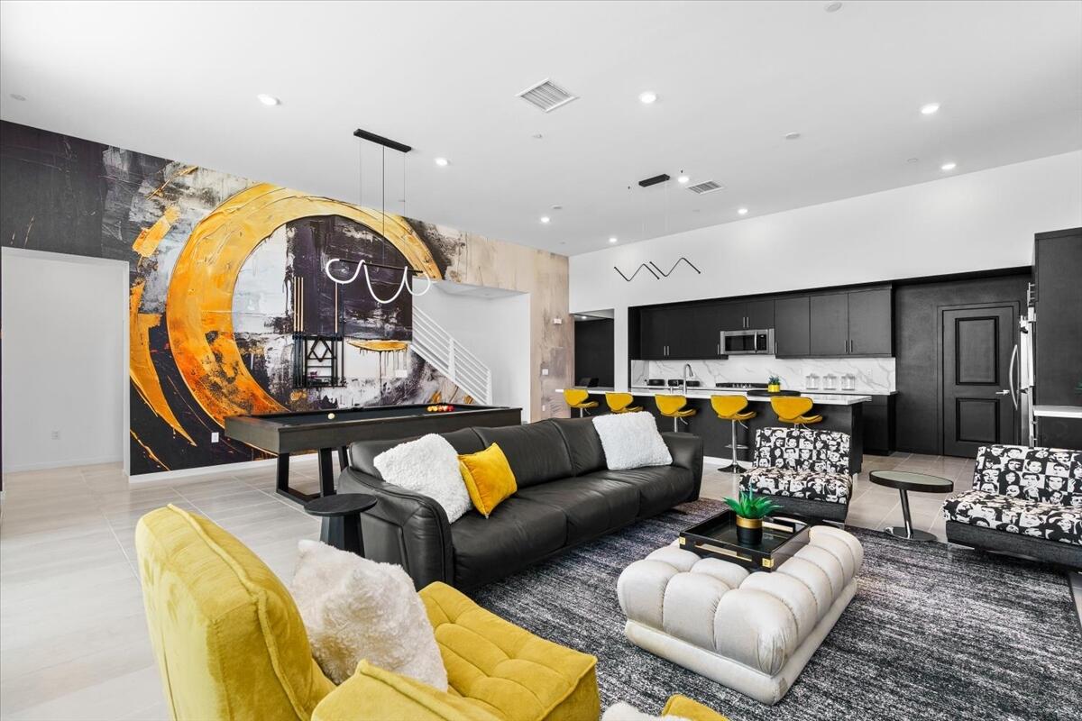 211 Mustang LN