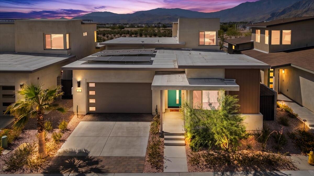 211 Mustang LN
