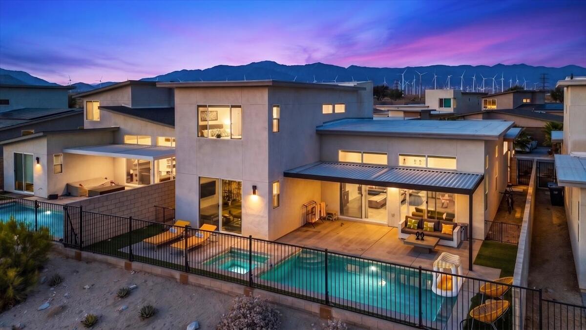211 Mustang LN