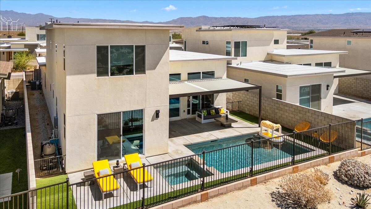 211 Mustang LN