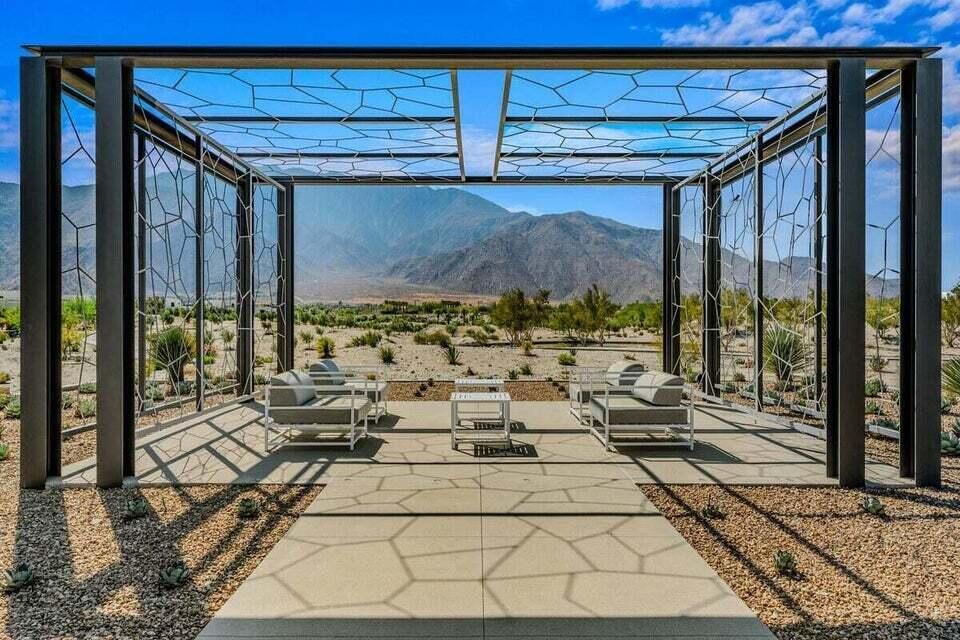 211 Mustang LN