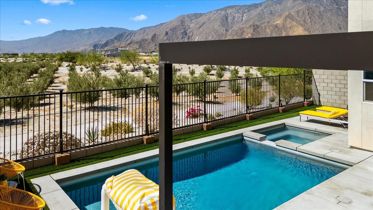 211 Mustang LN