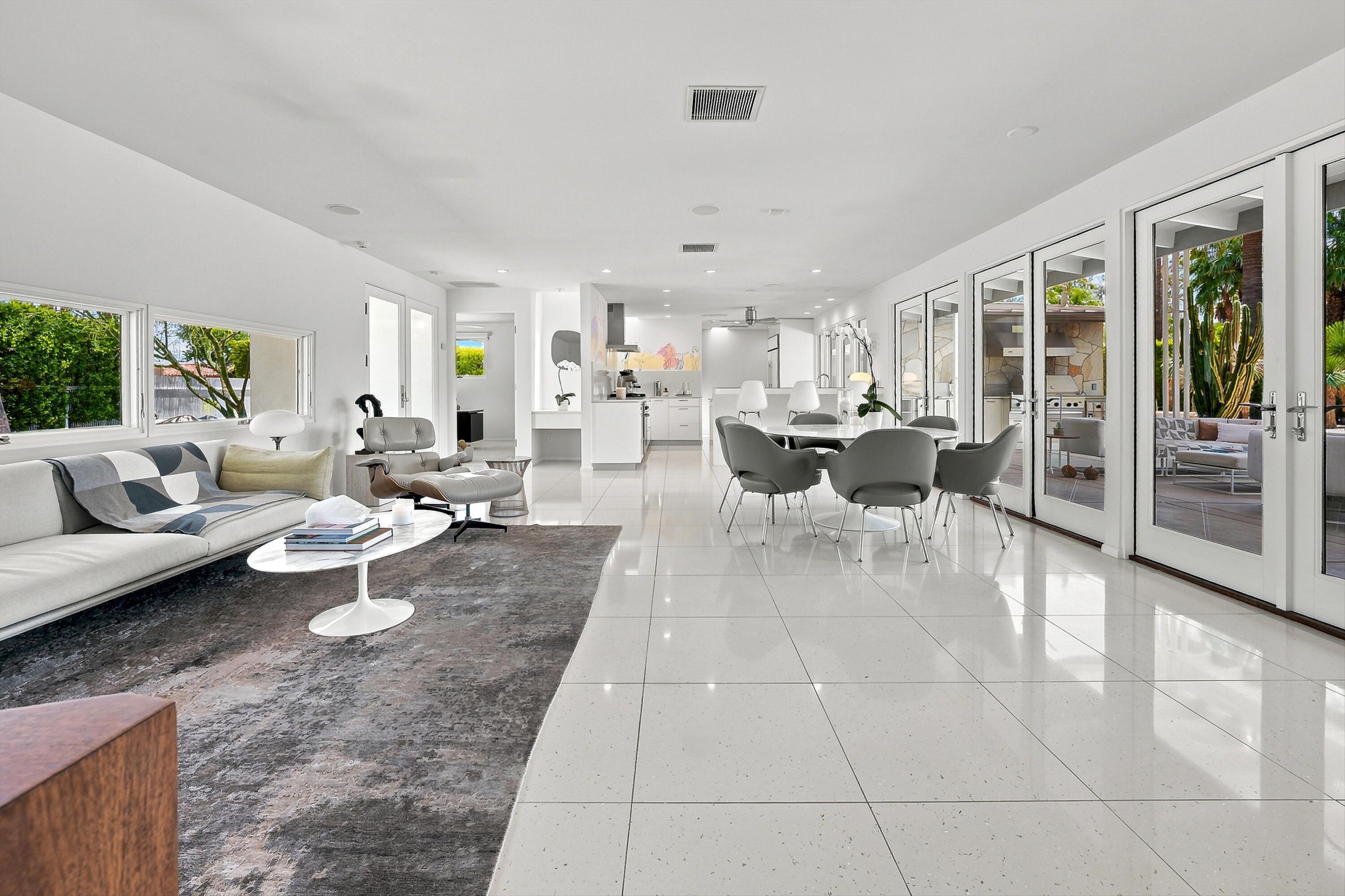 241 Camino Norte