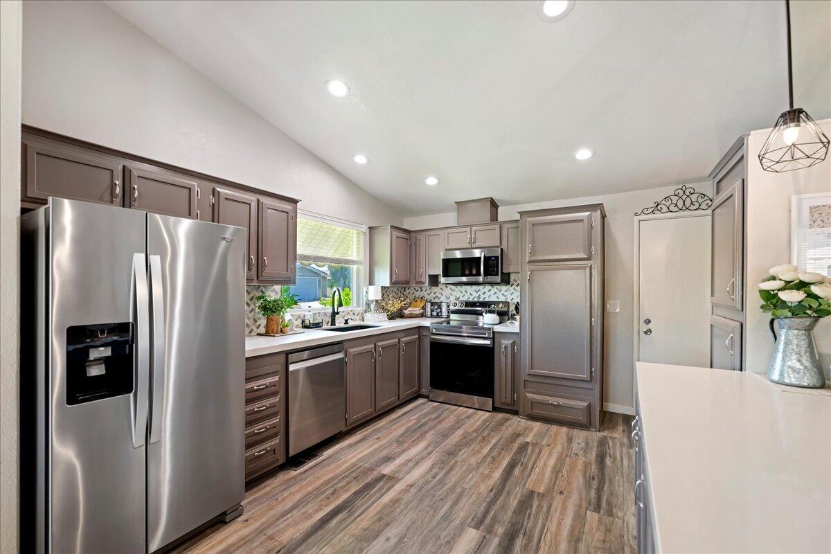 74986 Conestoga DR