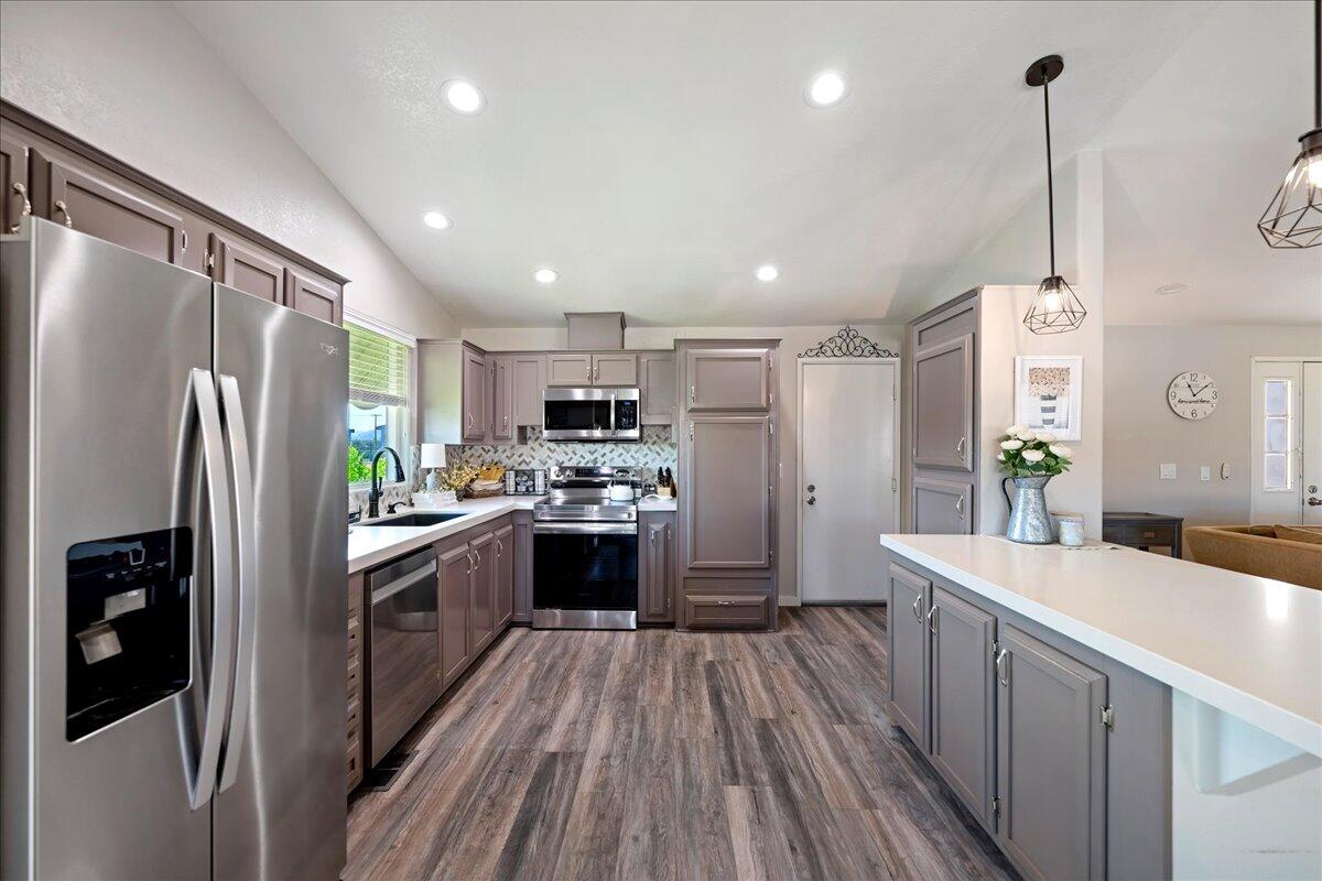 74986 Conestoga DR